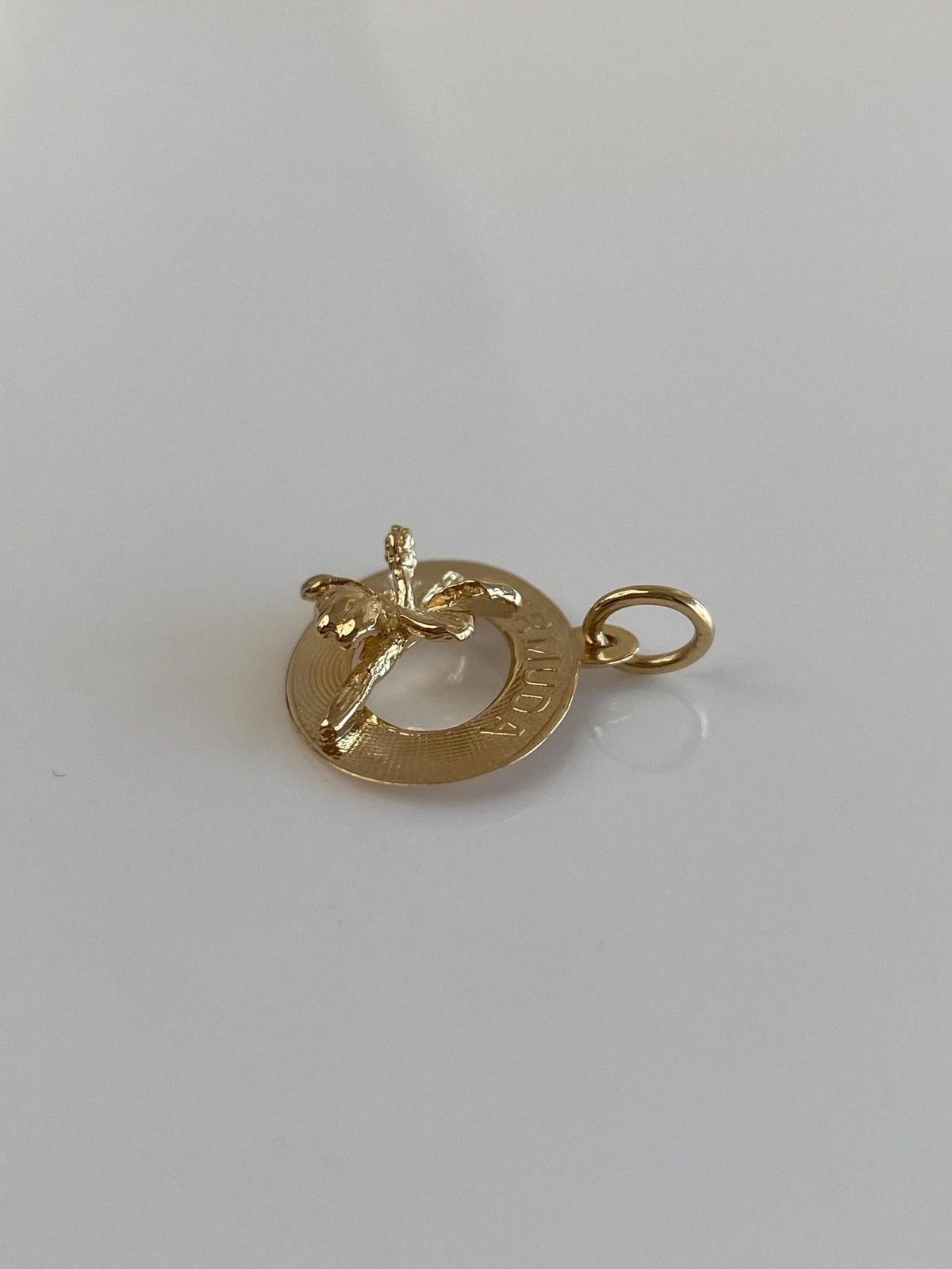 Vintage Solid 14k Yellow Gold Bermuda Flower Charm