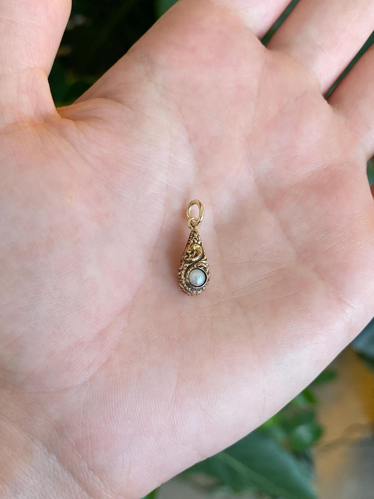 Vintage 14k Yellow Gold Pearl Embossed Teardrop Stick Pin Conversion Charm