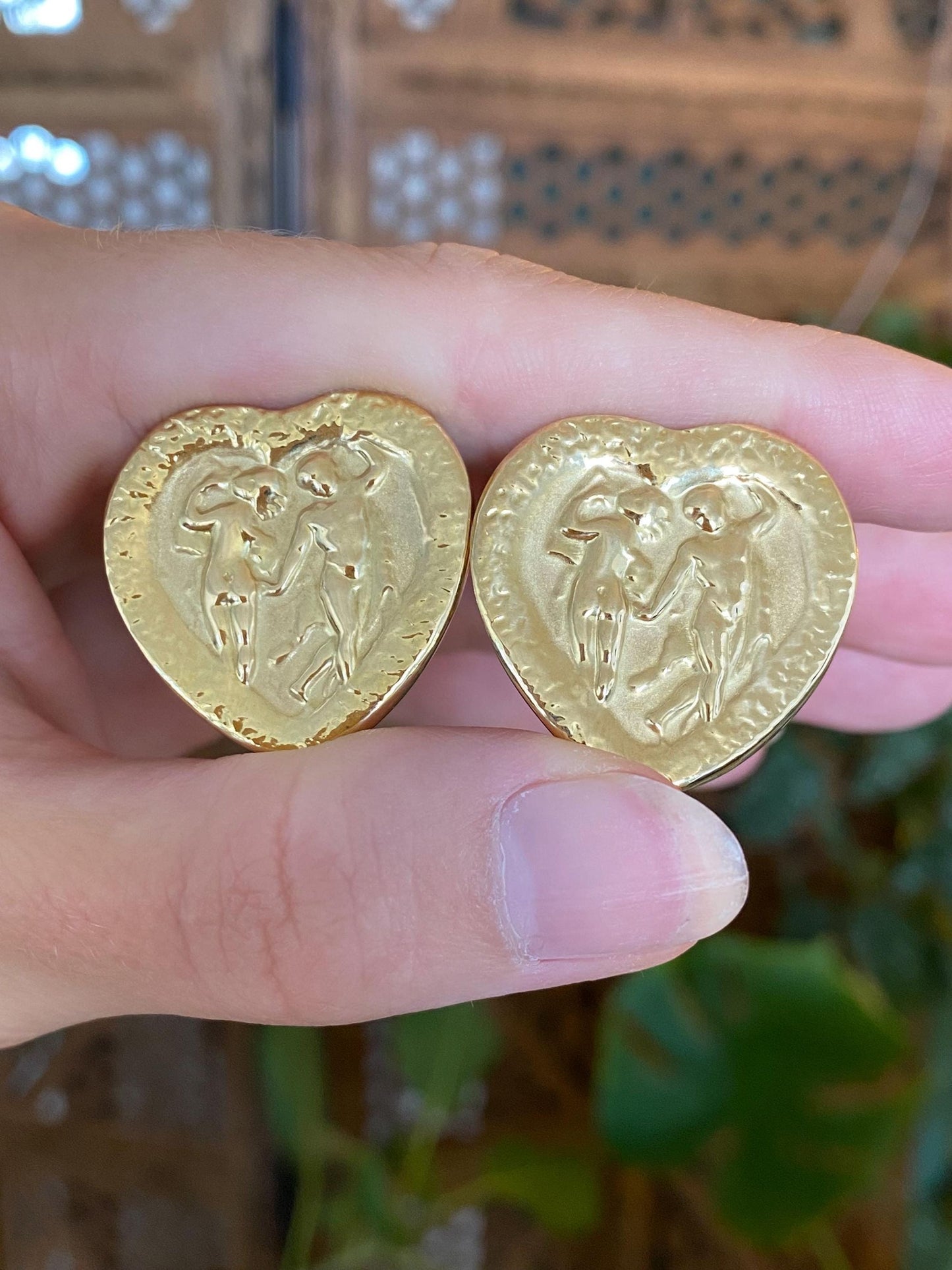 Vintage Solid 18k Yellow Gold Lovers Heart Drop Earrings