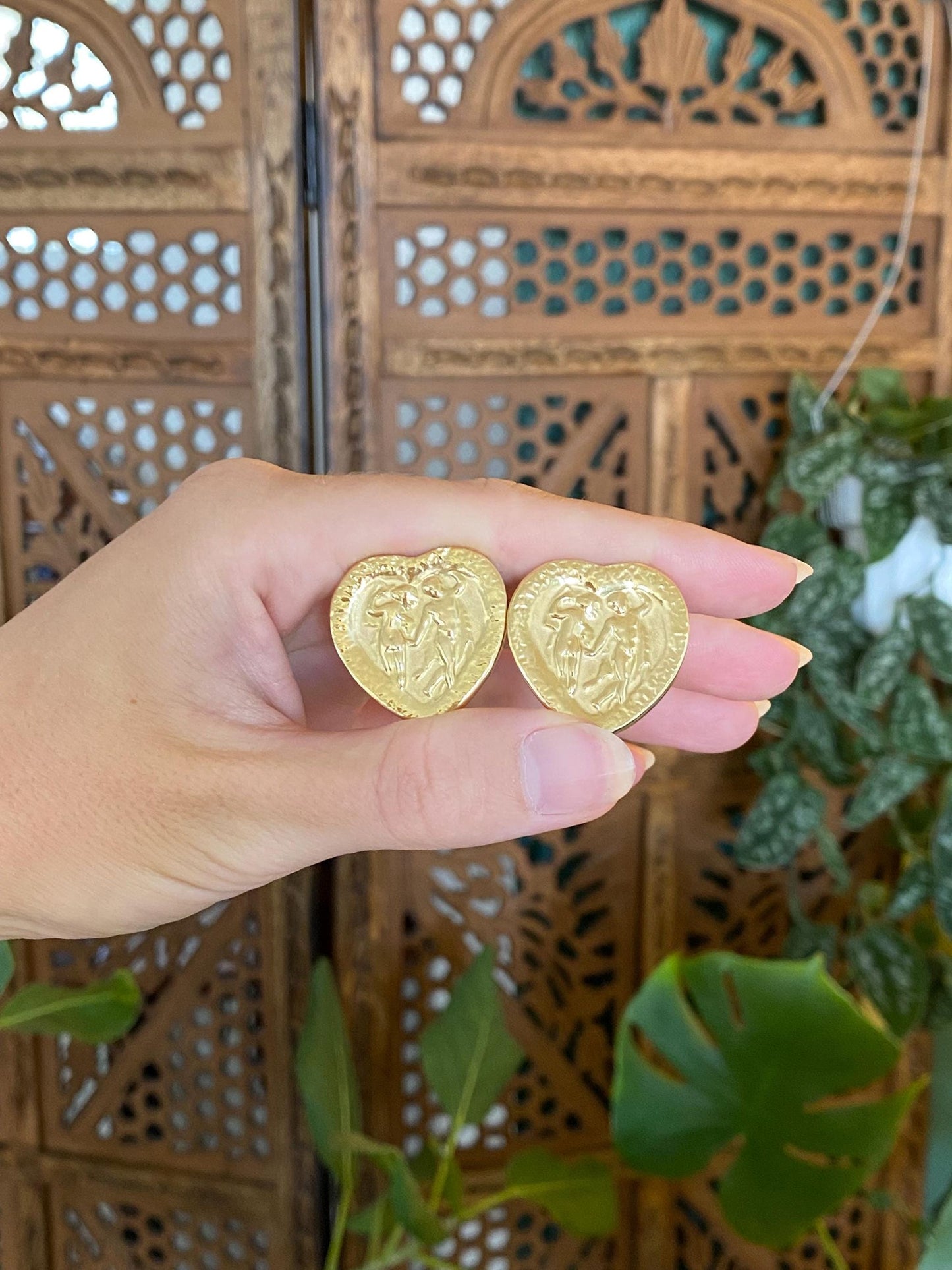 Vintage Solid 18k Yellow Gold Lovers Heart Drop Earrings