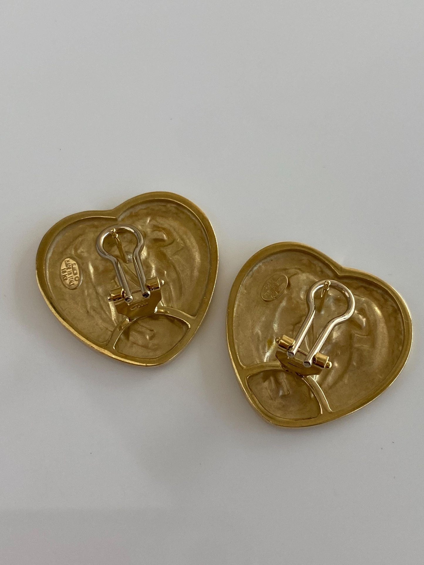 Vintage Solid 18k Yellow Gold Lovers Heart Drop Earrings