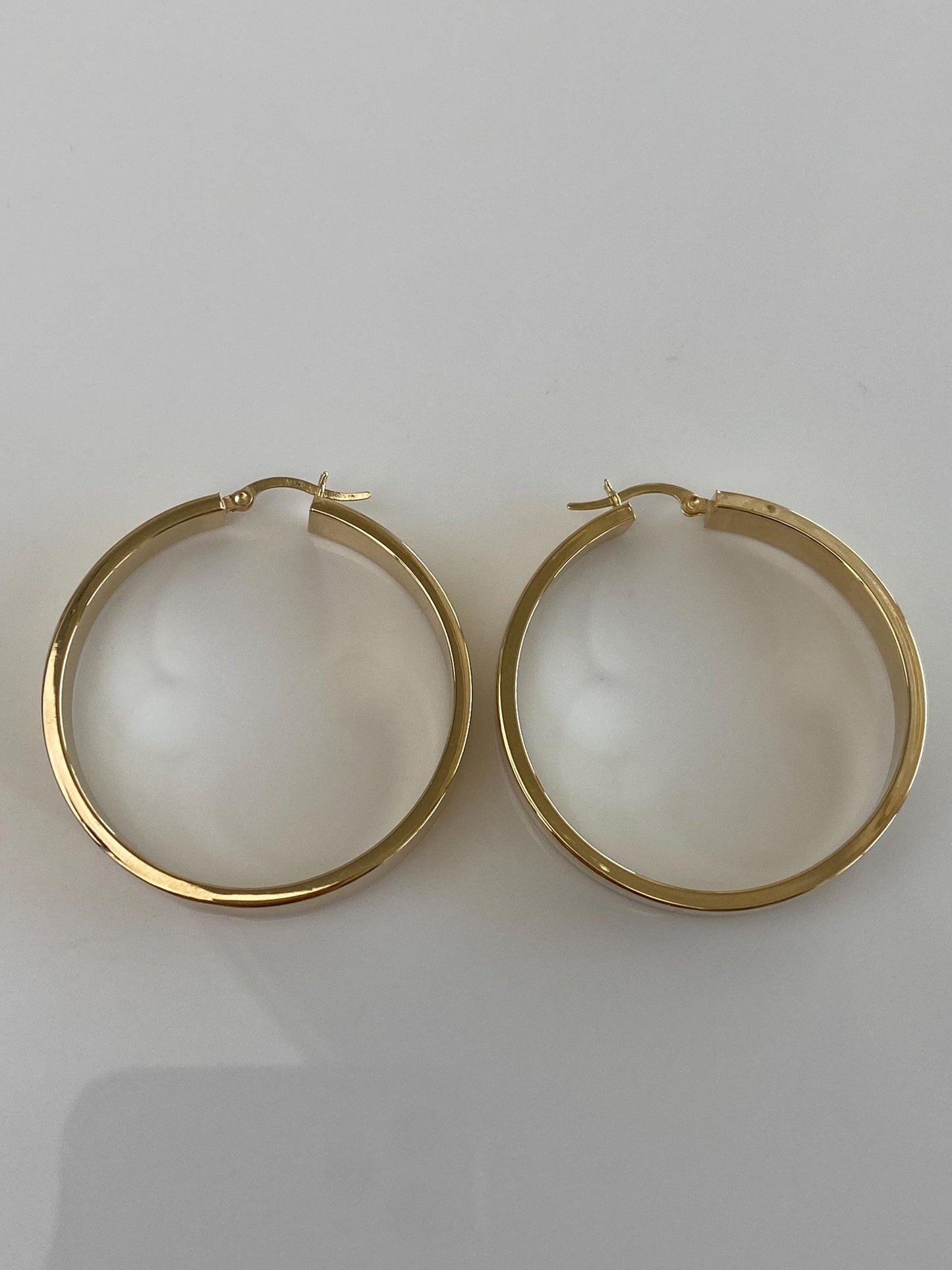 Vintage 14k Yellow Gold Straight Edge Hoop Earrings