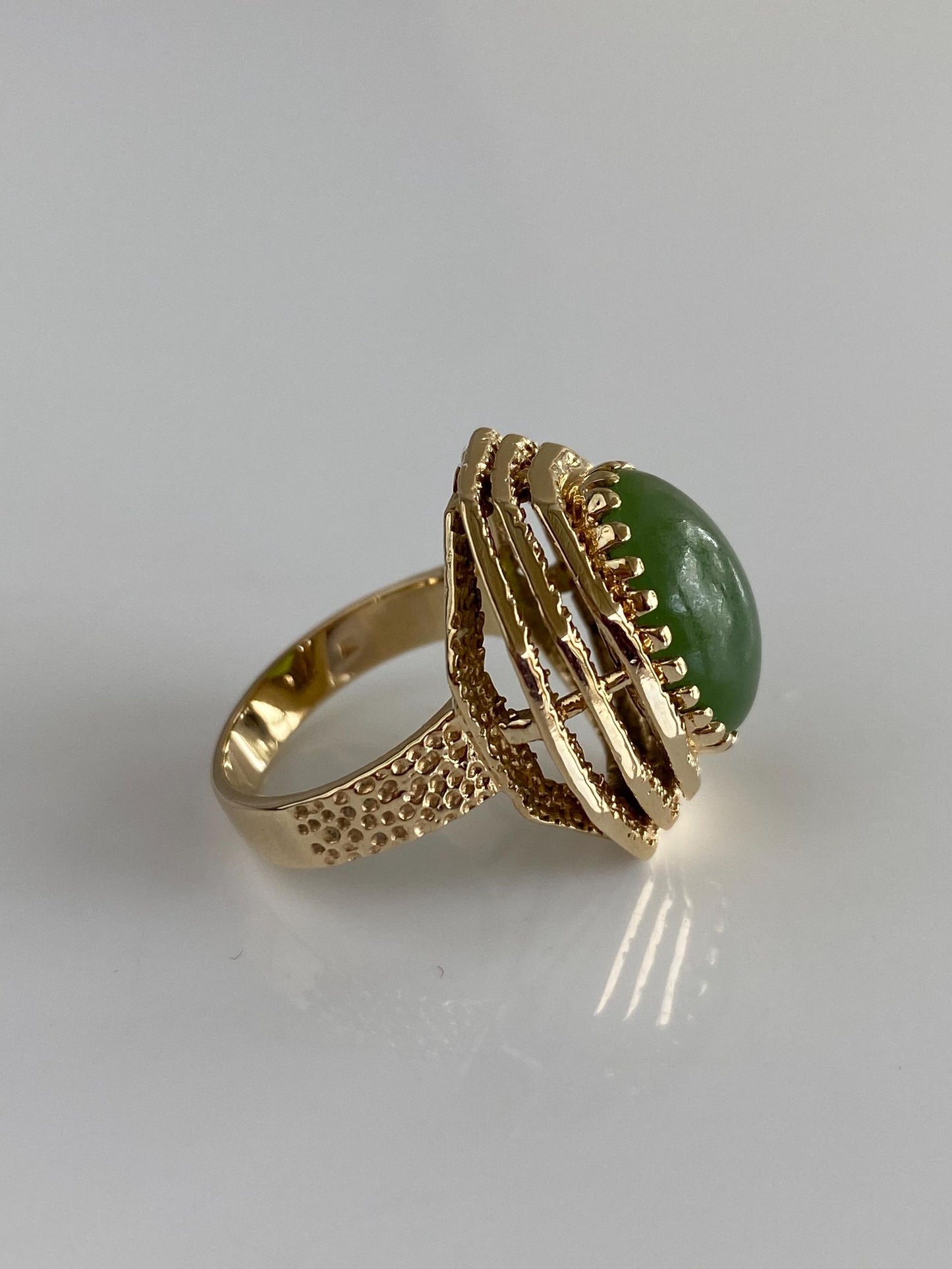 Vintage Solid 14k Yellow Gold Nephrite Ring - Size 5.5