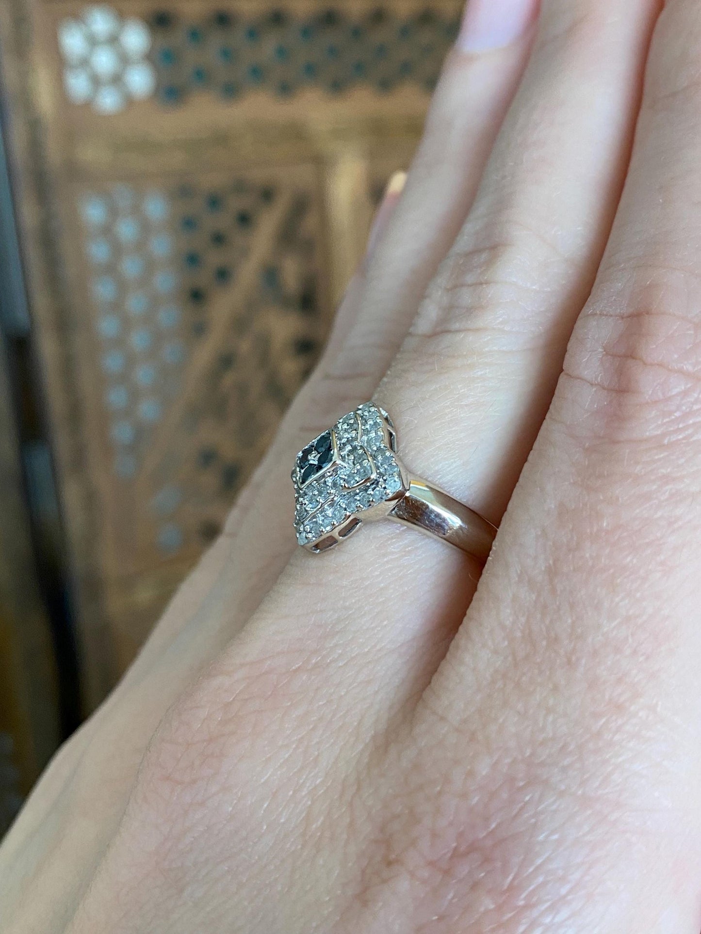 Vintage Solid 10k White Gold Blue & Clear Diamond Square Ring - Size 5.75