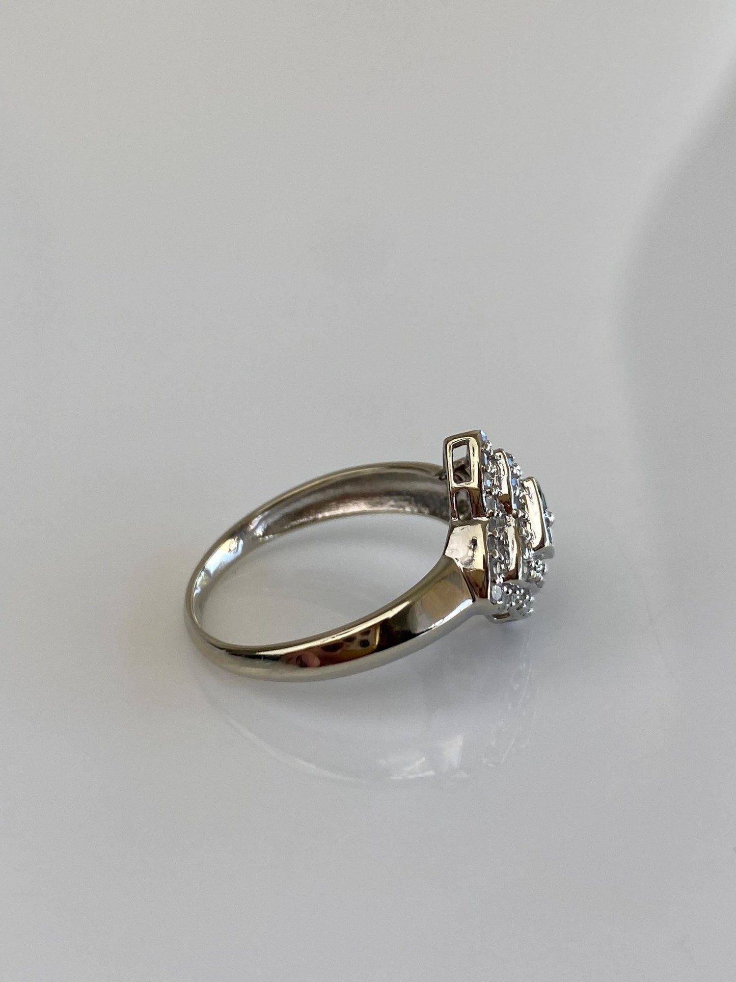 Vintage Solid 10k White Gold Blue & Clear Diamond Square Ring - Size 5.75