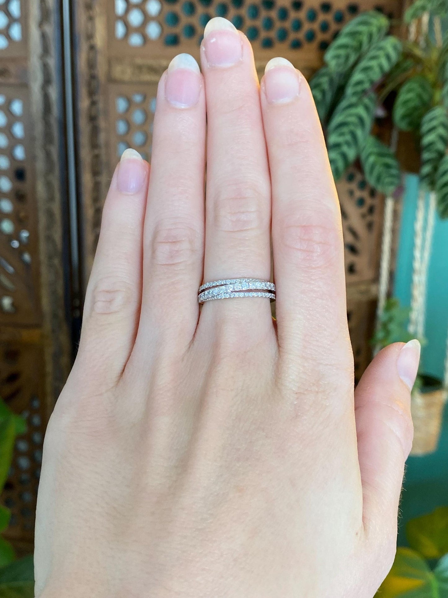 Vintage Solid 14k White Gold Diamond Ring Band - Size 5.75