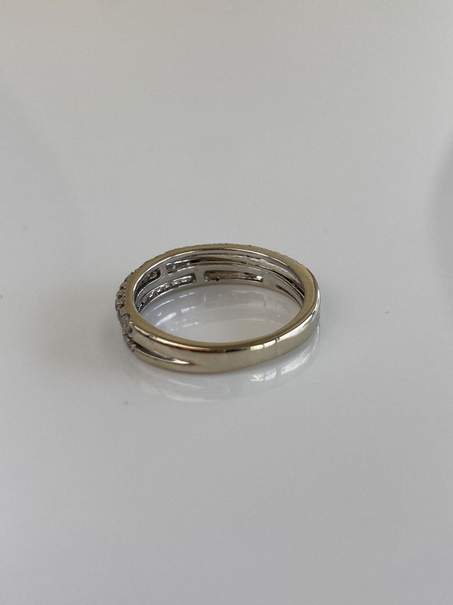 Vintage Solid 14k White Gold Diamond Ring Band - Size 5.75