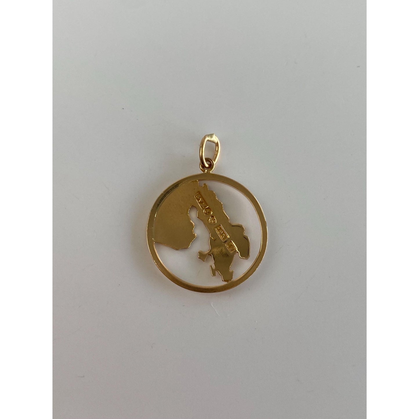 Vintage Solid 18k Rosey Gold Sverige Charm