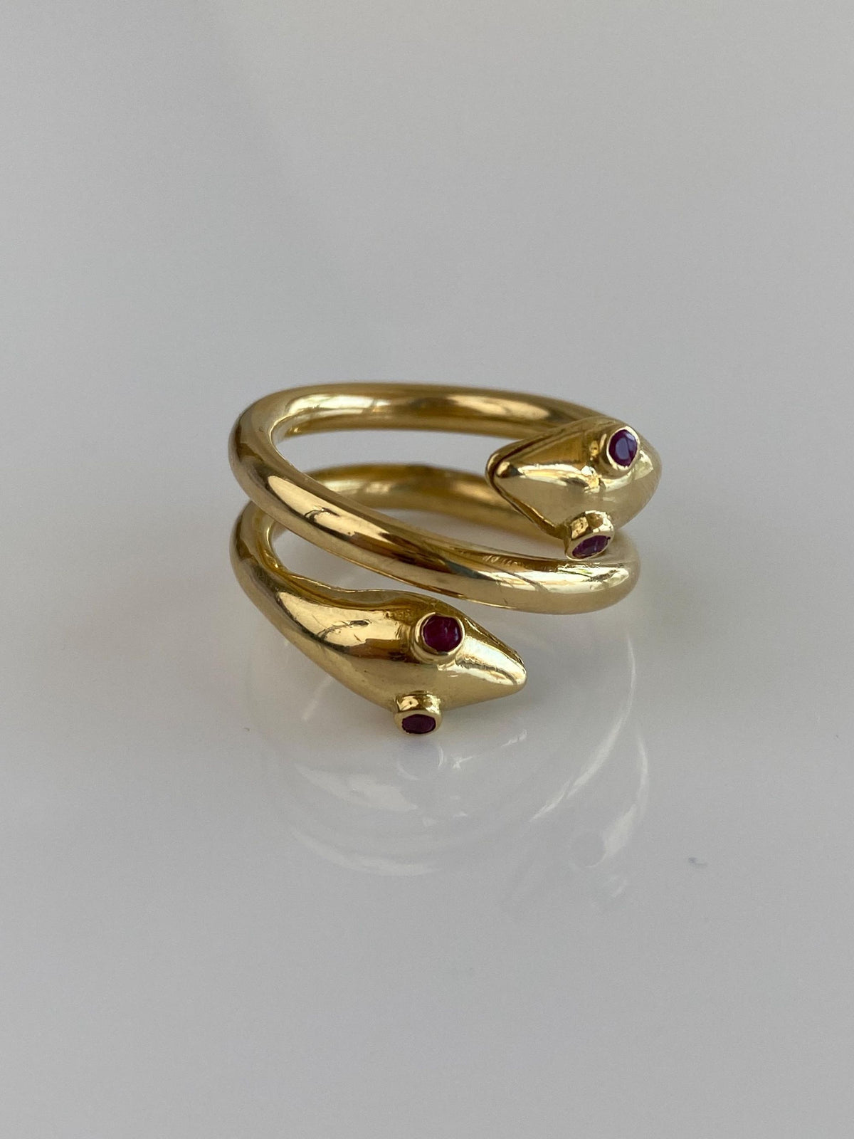 Vintage Solid 18k Yellow Gold Ruby Eyes Snakes Coiled Ring - Size 7