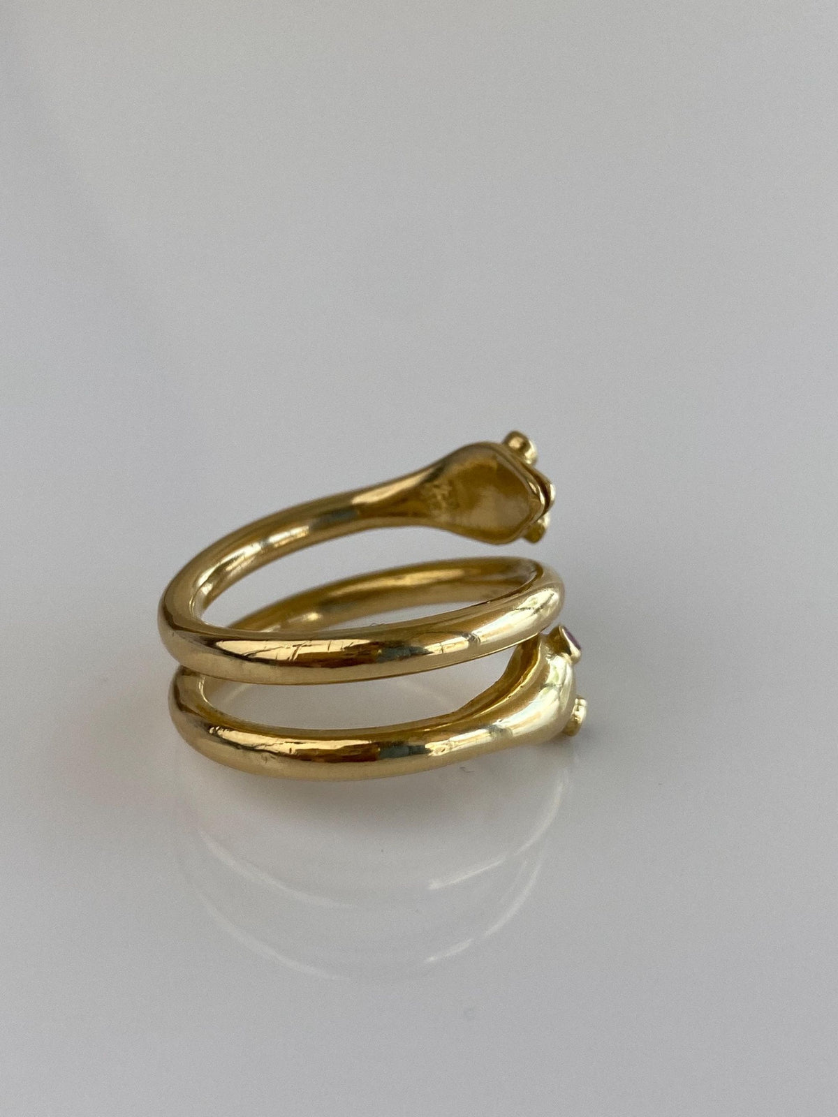 Vintage Solid 18k Yellow Gold Ruby Eyes Snakes Coiled Ring - Size 7