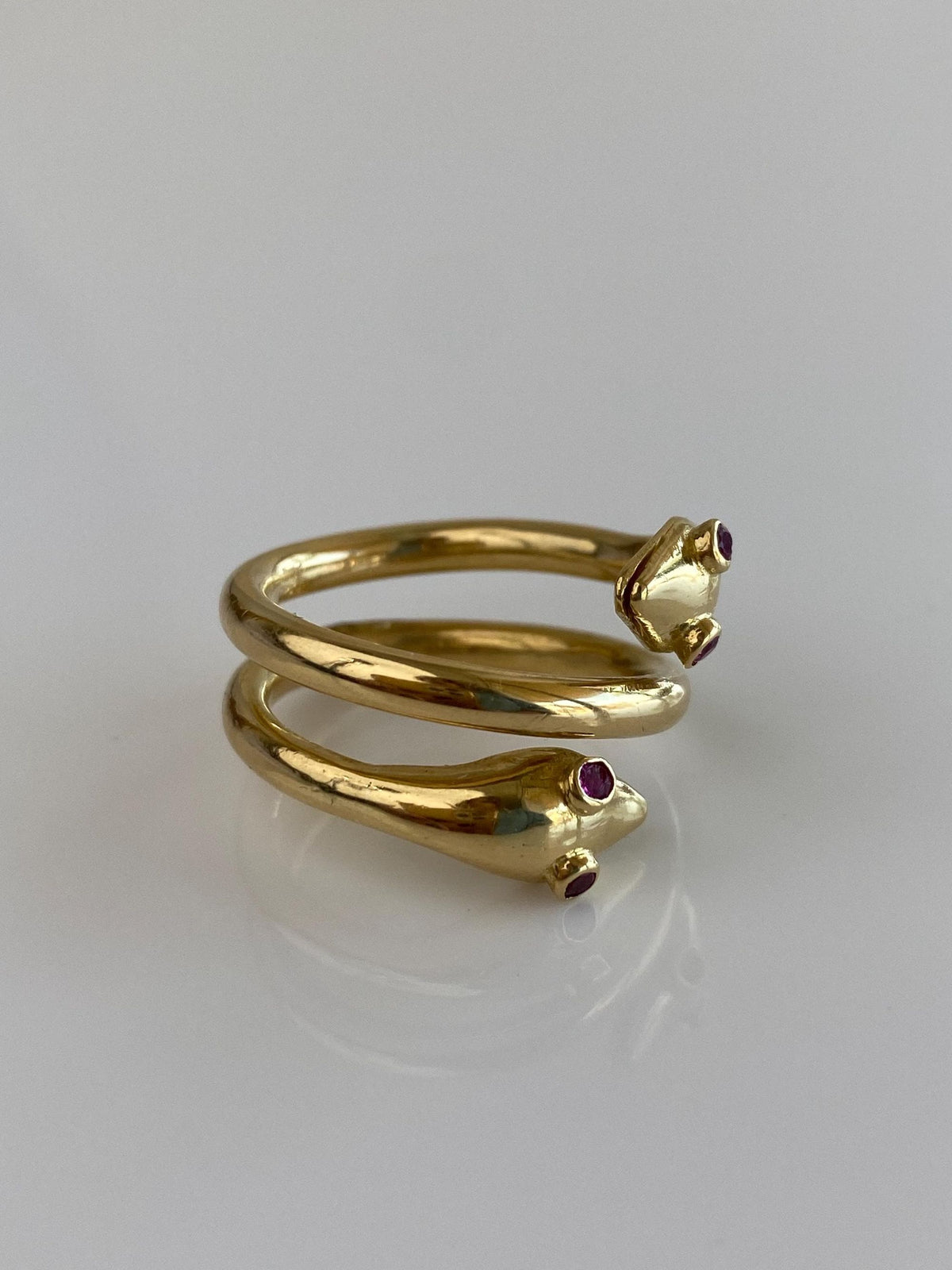 Vintage Solid 18k Yellow Gold Ruby Eyes Snakes Coiled Ring - Size 7