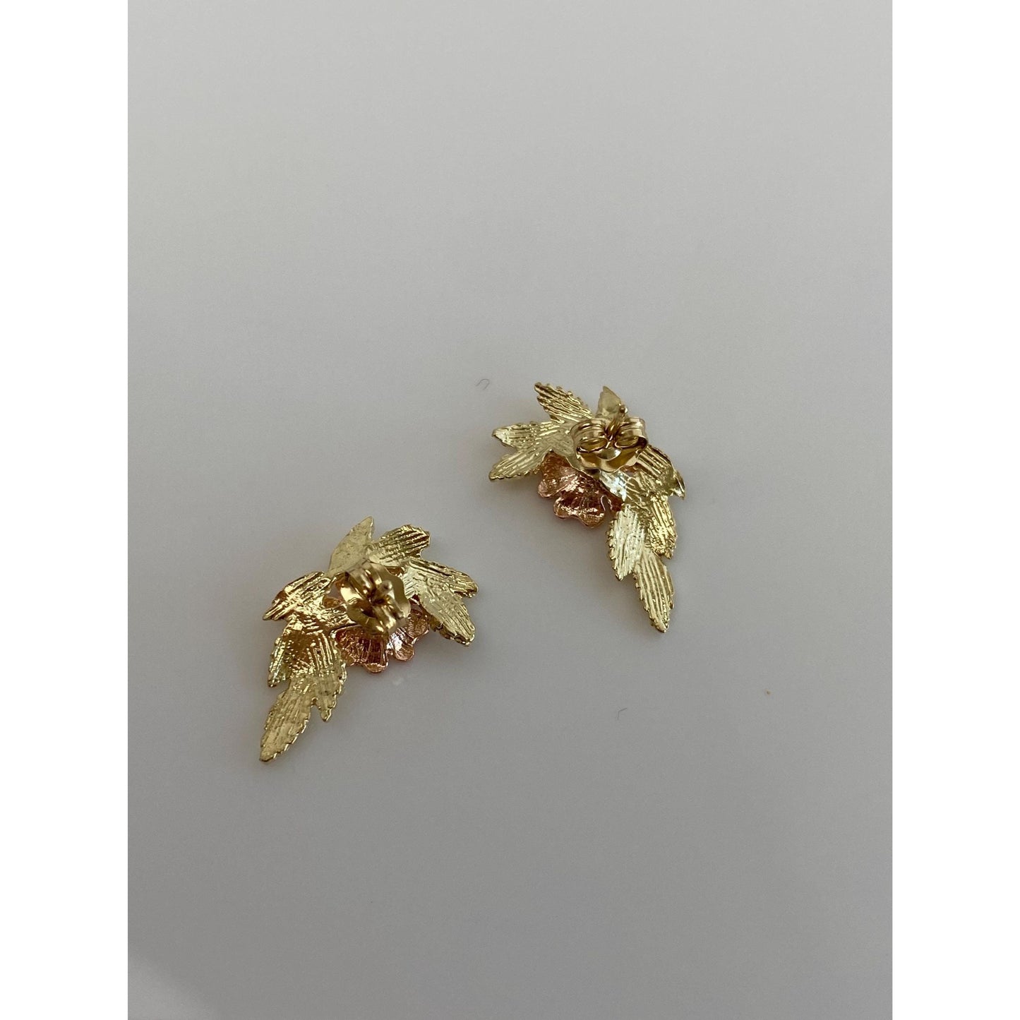 Vintage Solid 14k Tri Tone Gold Diamond Cut Rose Stud Earrings