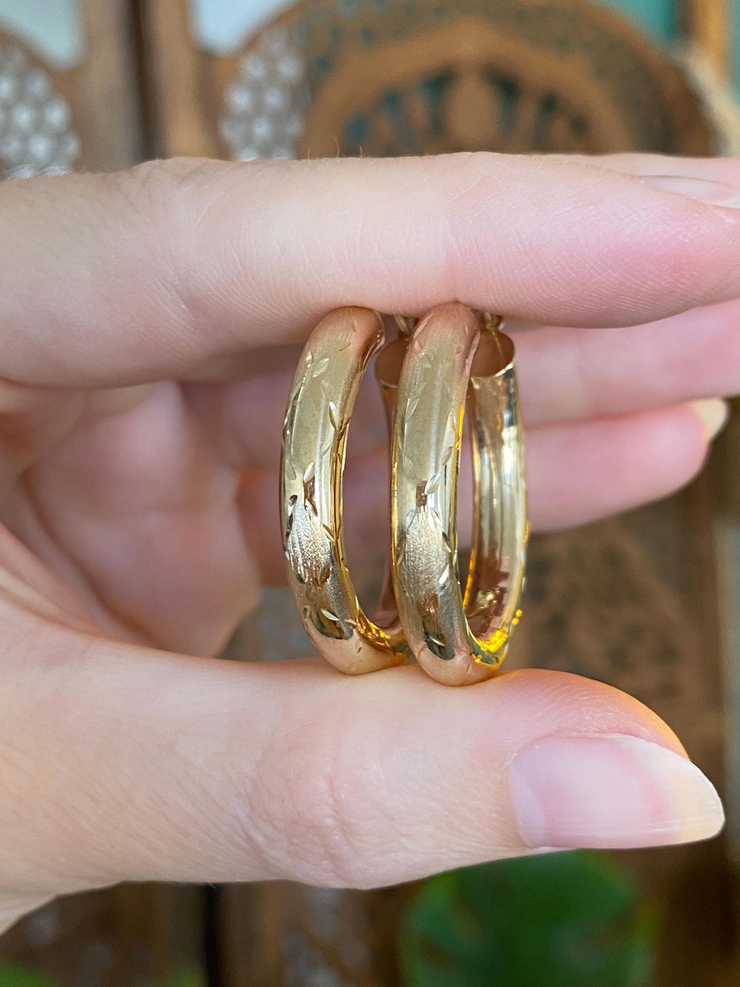 Vintage 14k Yellow Gold Chunky Diamond Cut Hoop Earrings