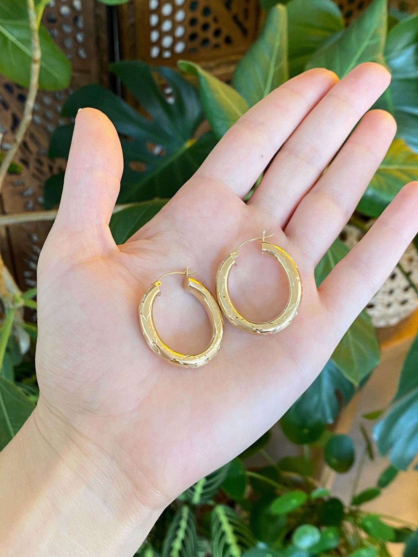 Vintage 14k Yellow Gold Chunky Diamond Cut Hoop Earrings
