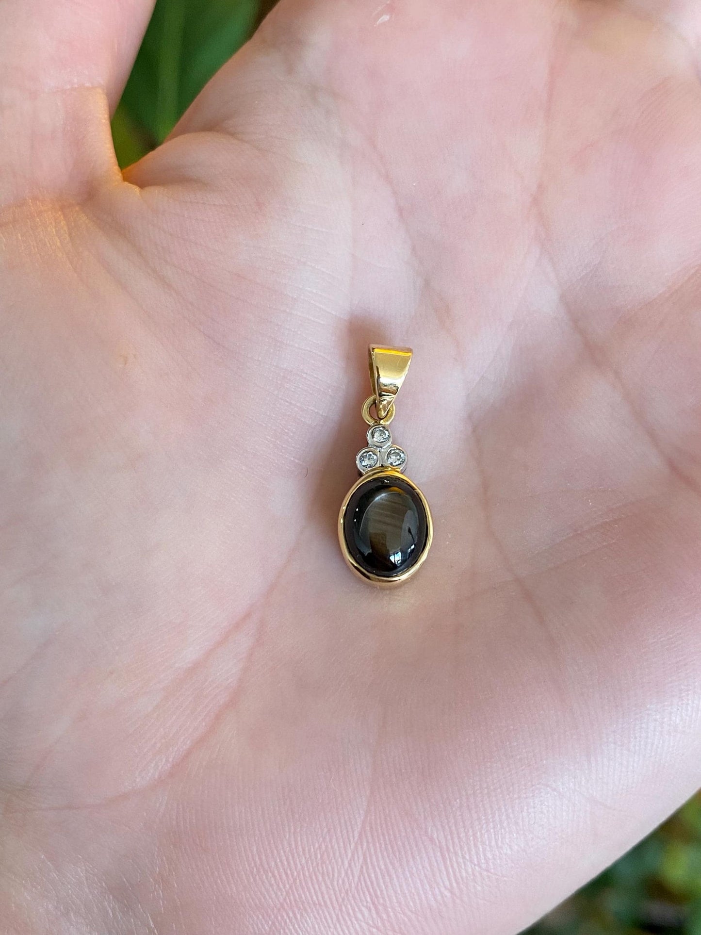 Vintage Solid 18k White & Yellow Gold Diamond Star Sapphire Charm