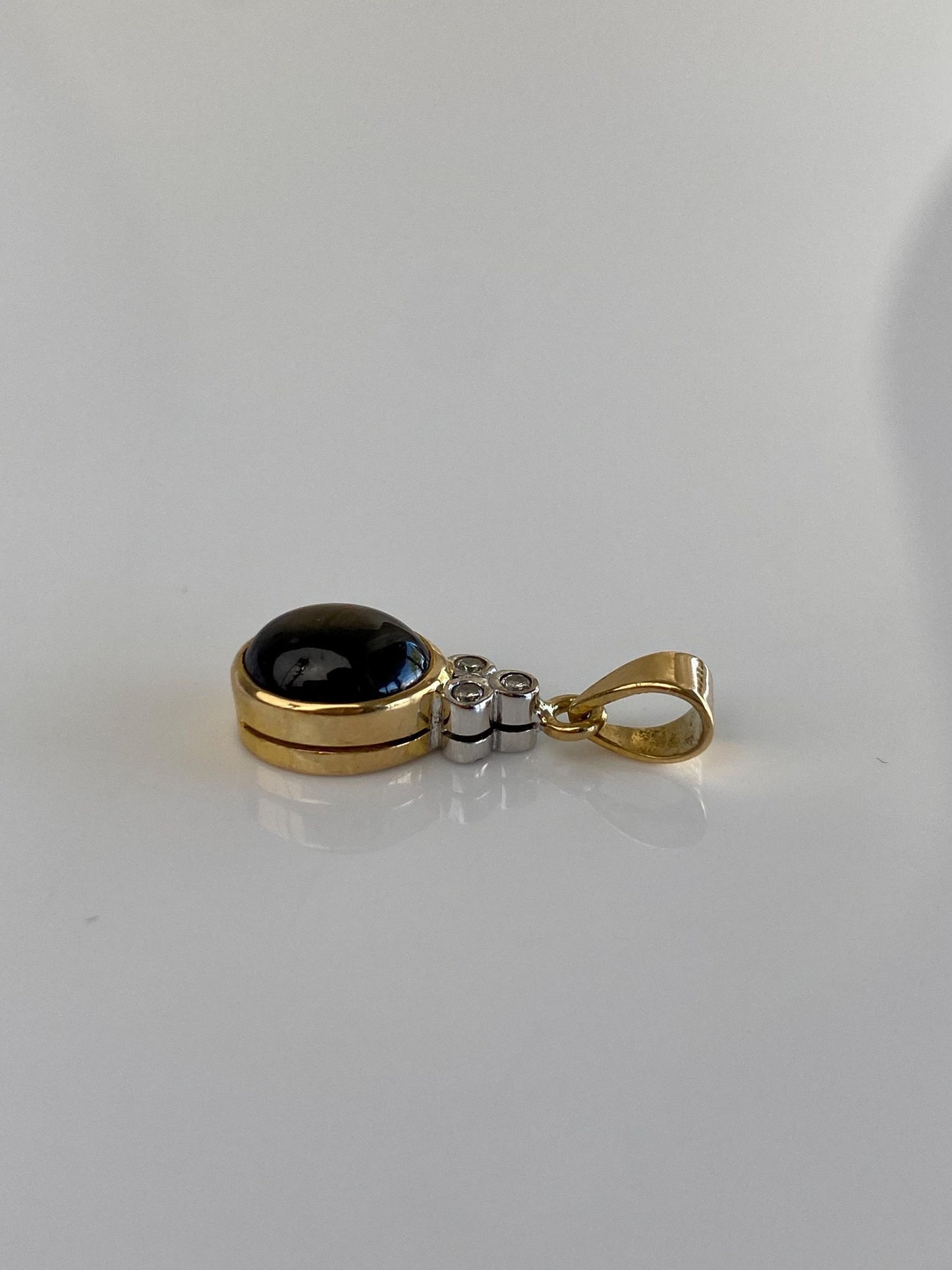 Vintage Solid 18k White & Yellow Gold Diamond Star Sapphire Charm