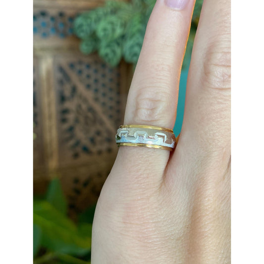 Vintage Solid 14k White & Yellow Gold Diamond Cut Ring Band - Size 4.75