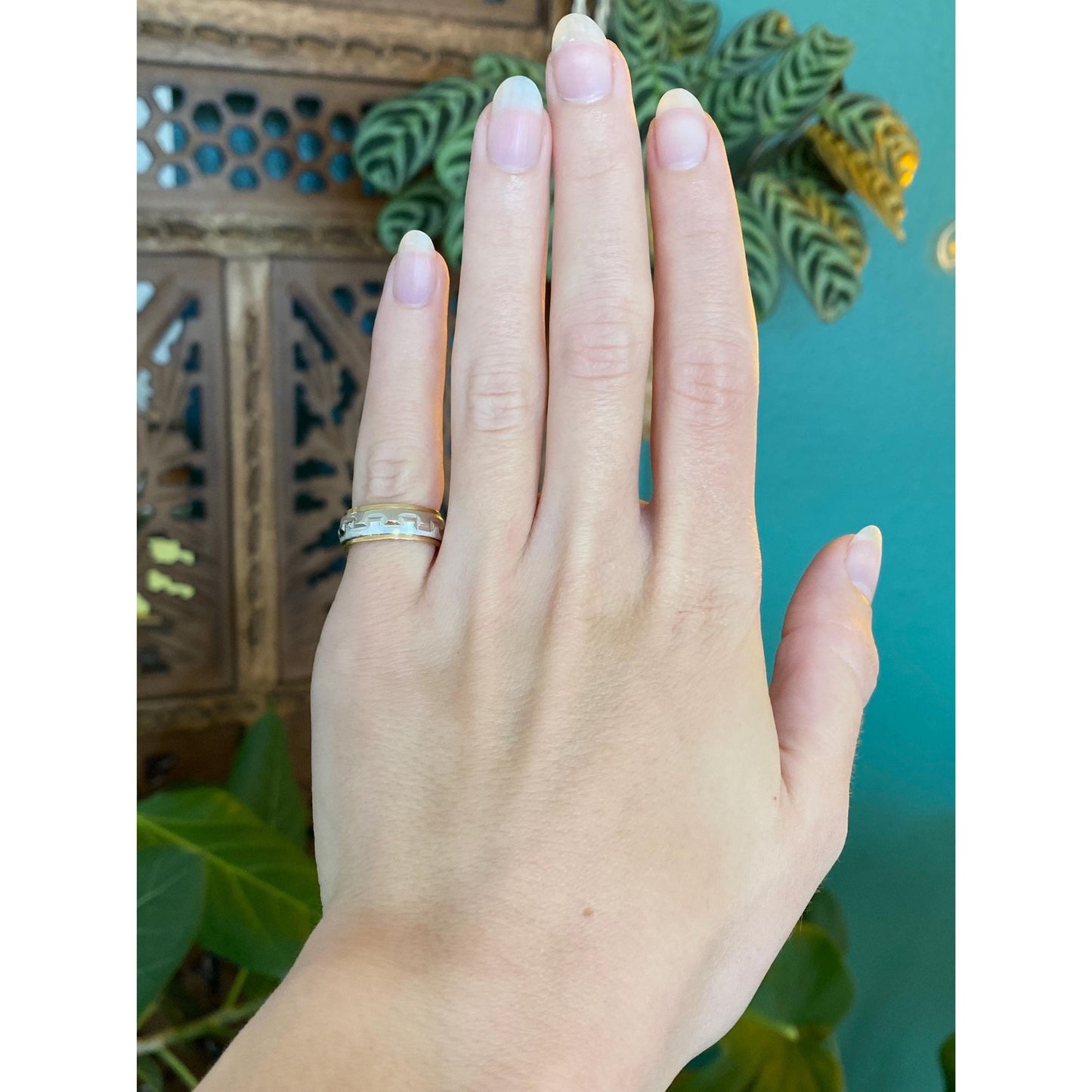 Vintage Solid 14k White & Yellow Gold Diamond Cut Ring Band - Size 4.75