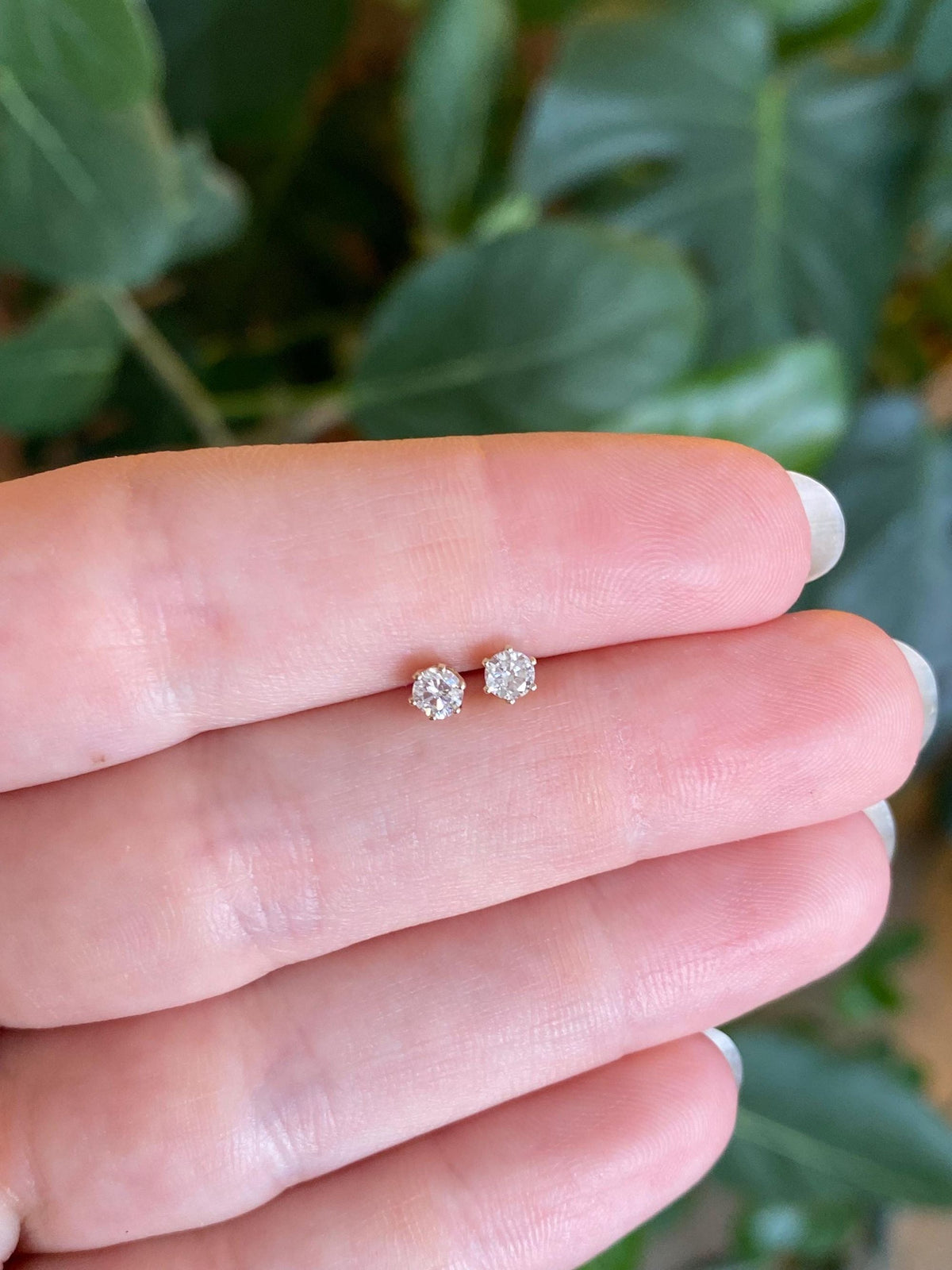 Vintage Solid 14k Yellow Gold Diamond Stud Earrings