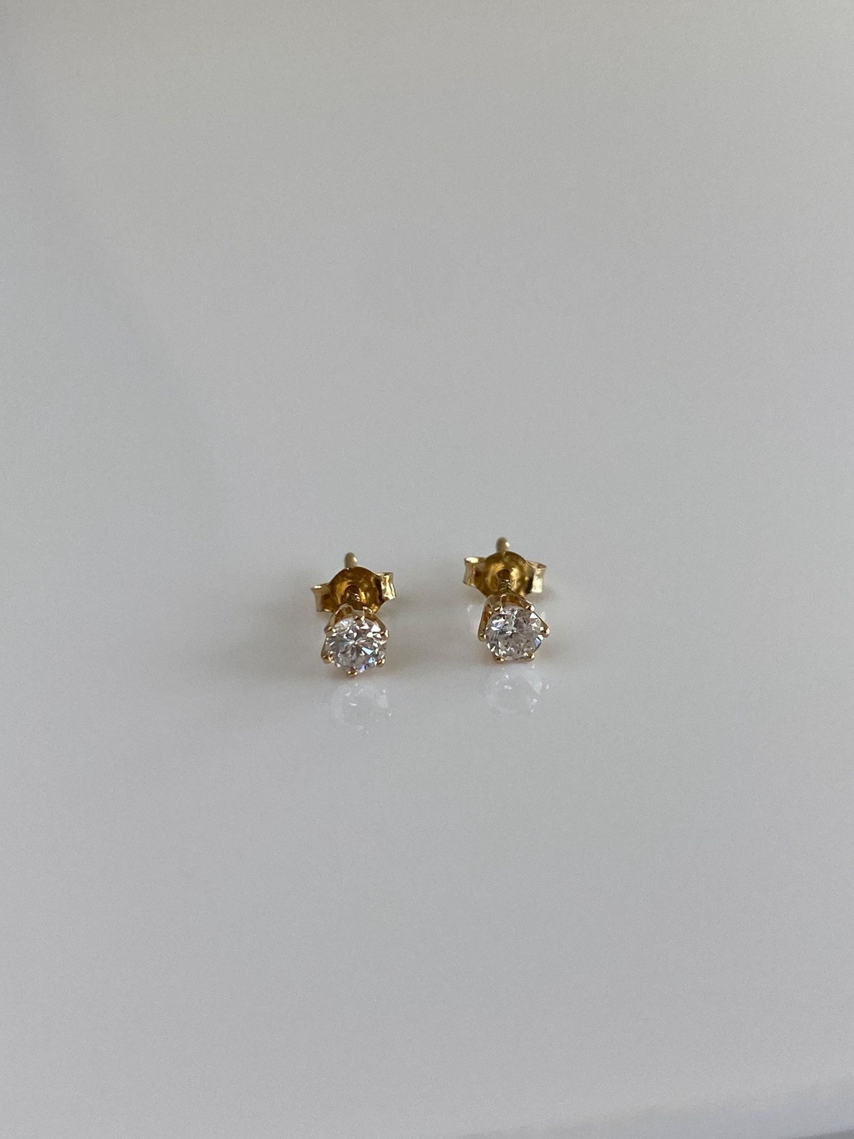 Vintage Solid 14k Yellow Gold Diamond Stud Earrings
