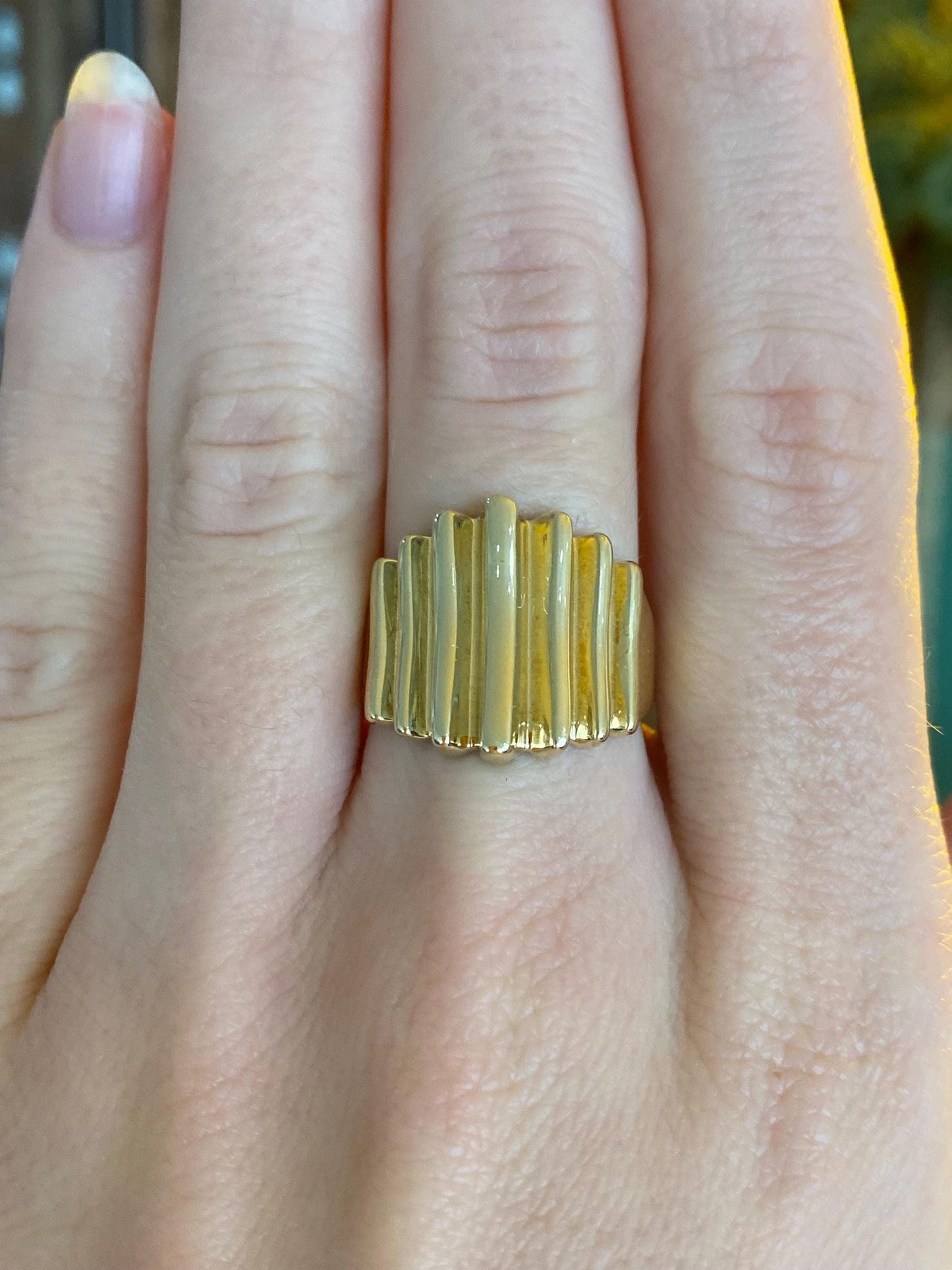 Vintage Solid 14k Yellow Gold Fluted Saddle Ring - Size 6.25