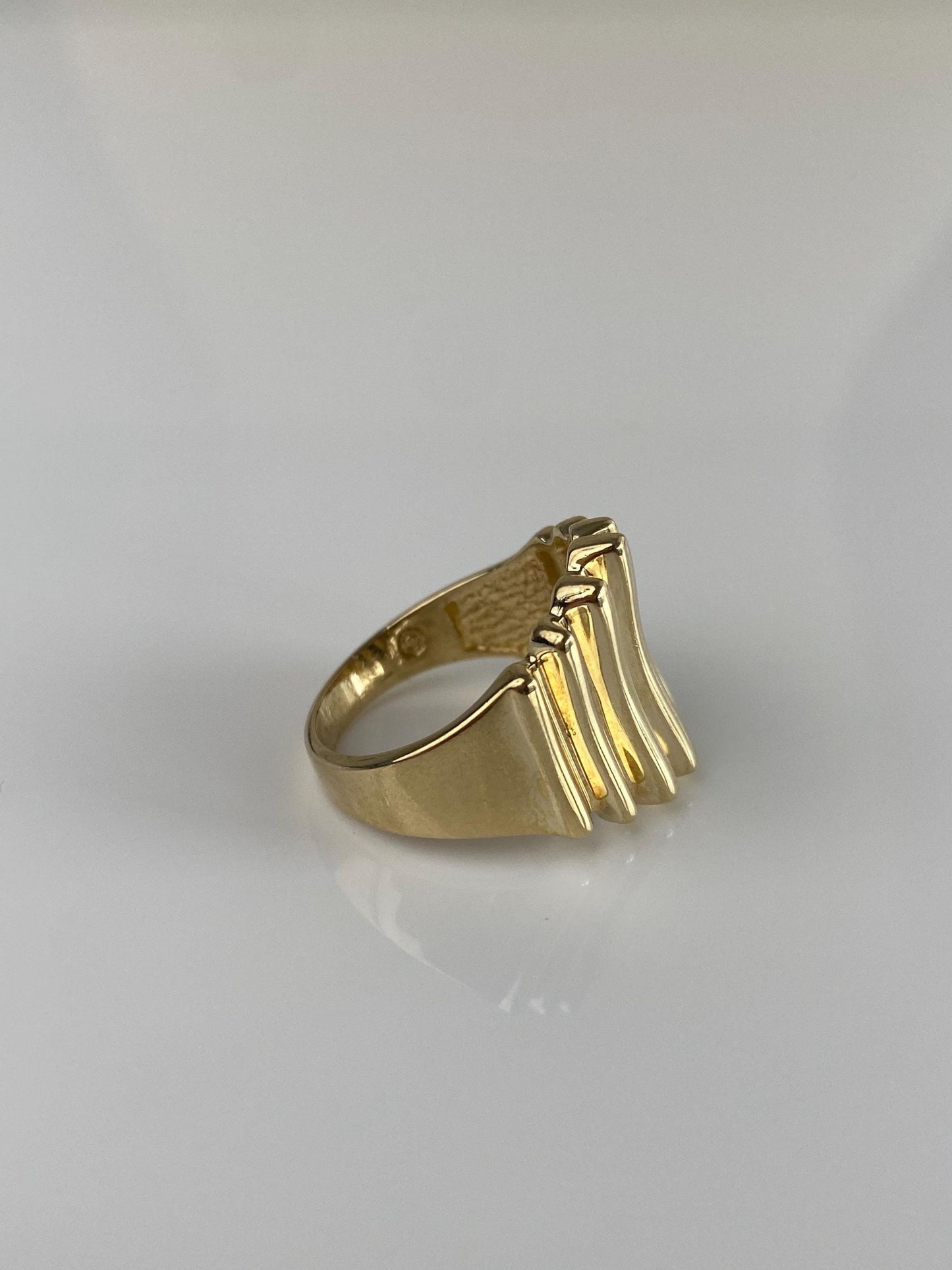 Vintage Solid 14k Yellow Gold Fluted Saddle Ring - Size 6.25