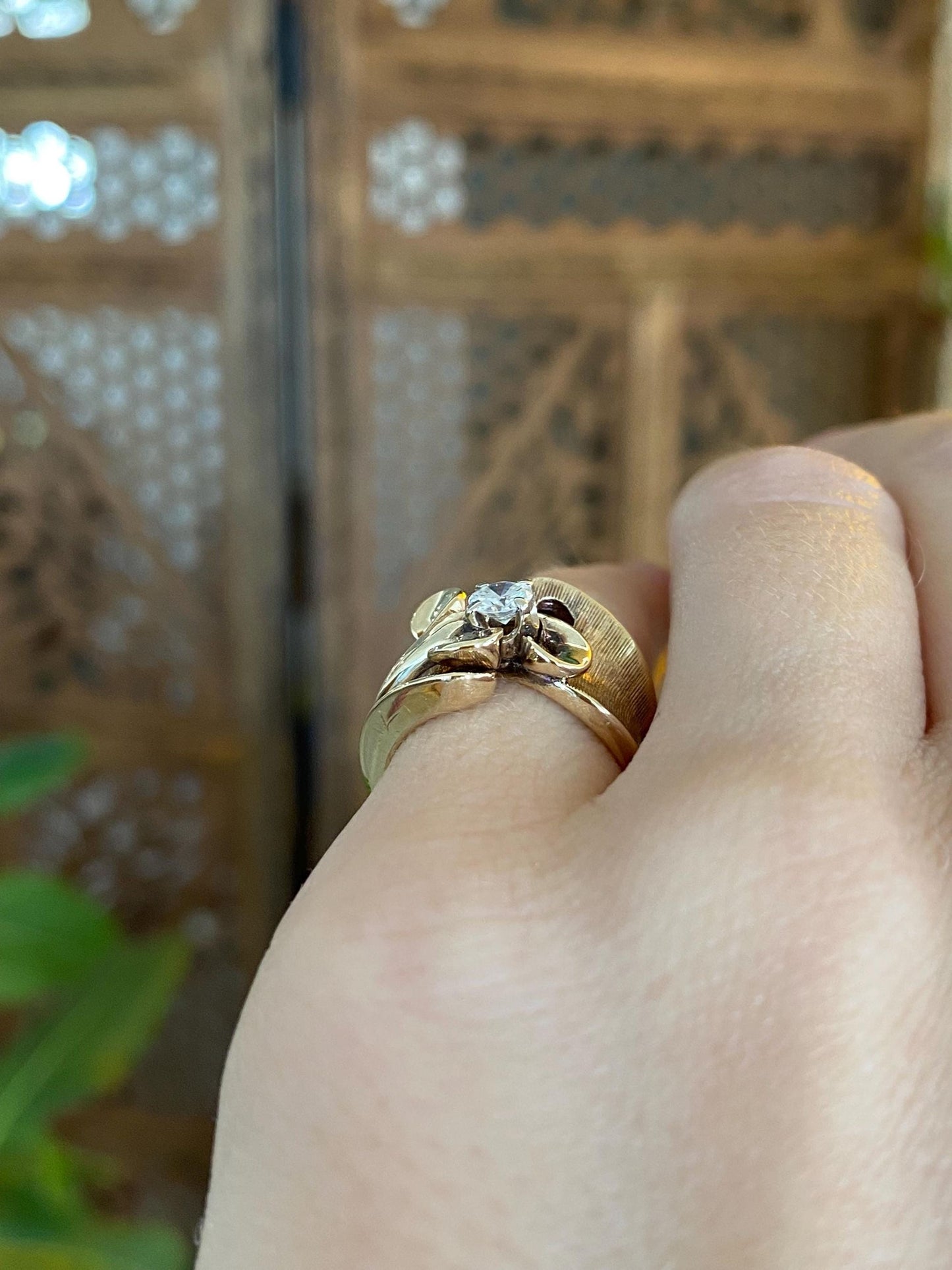 Vintage Solid 14k Yellow Gold Diamond Design Ring - Size 4.25