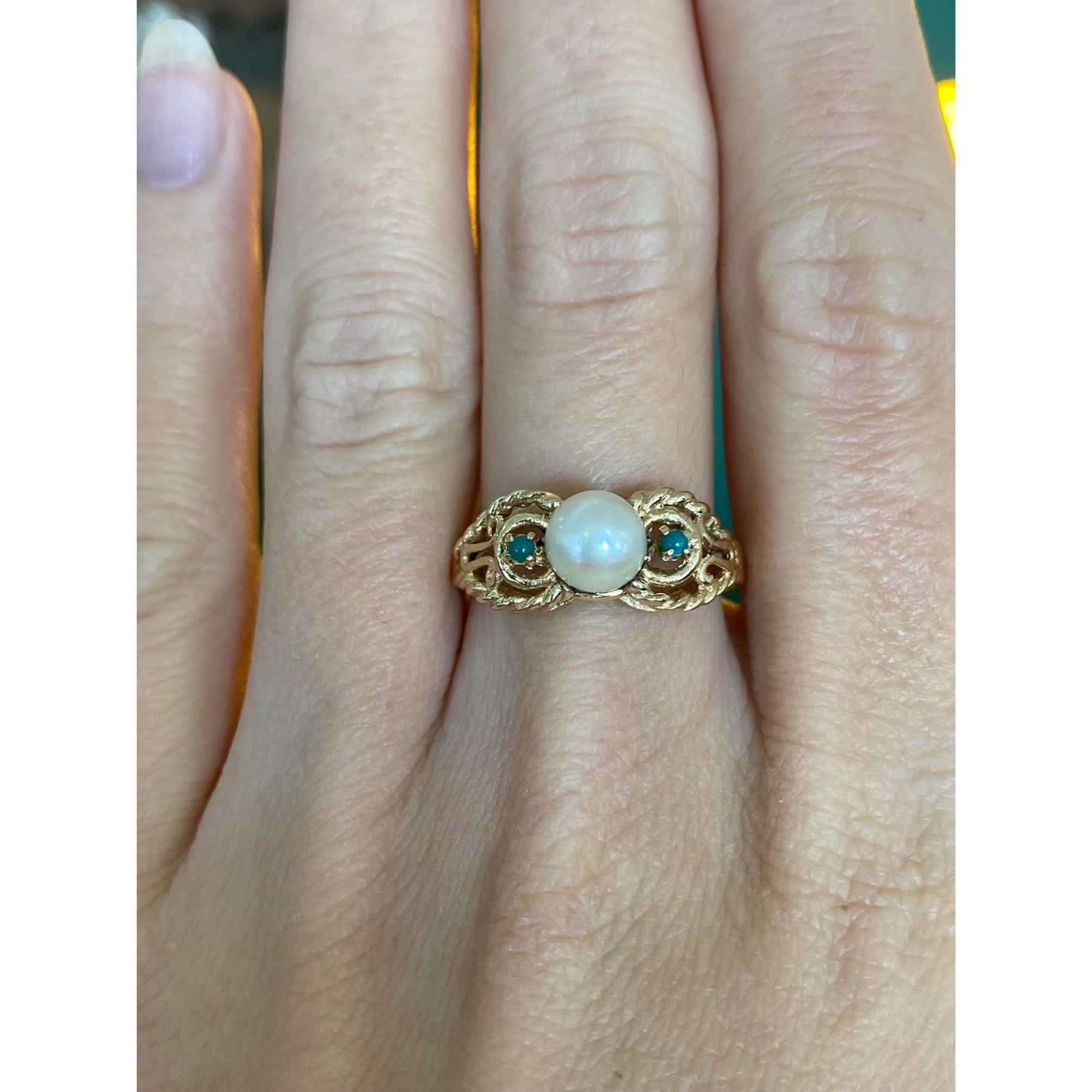 Vintage Solid 14k Yellow Gold Pearl Green Stone Rope Ring Band - Size 7.25