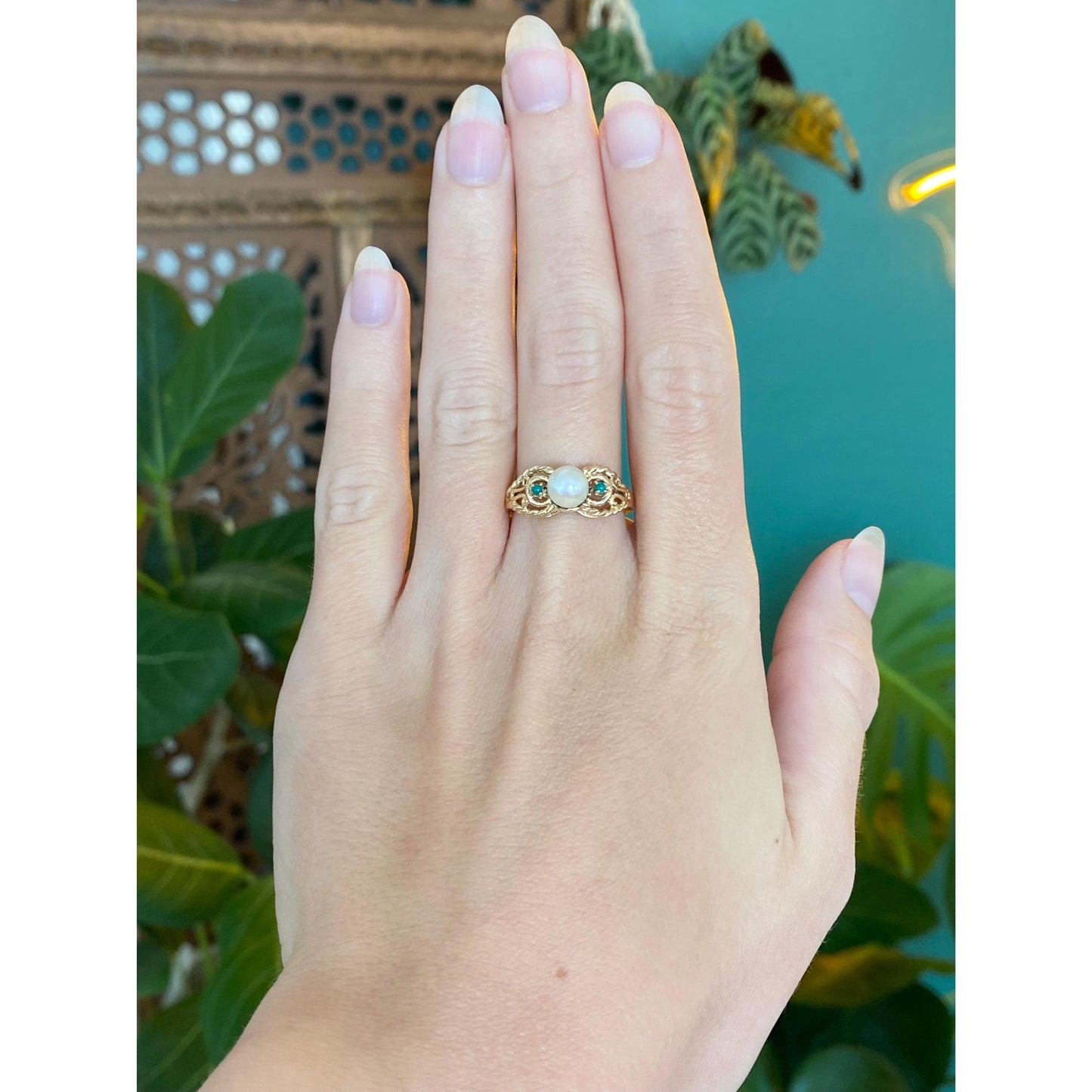 Vintage Solid 14k Yellow Gold Pearl Green Stone Rope Ring Band - Size 7.25