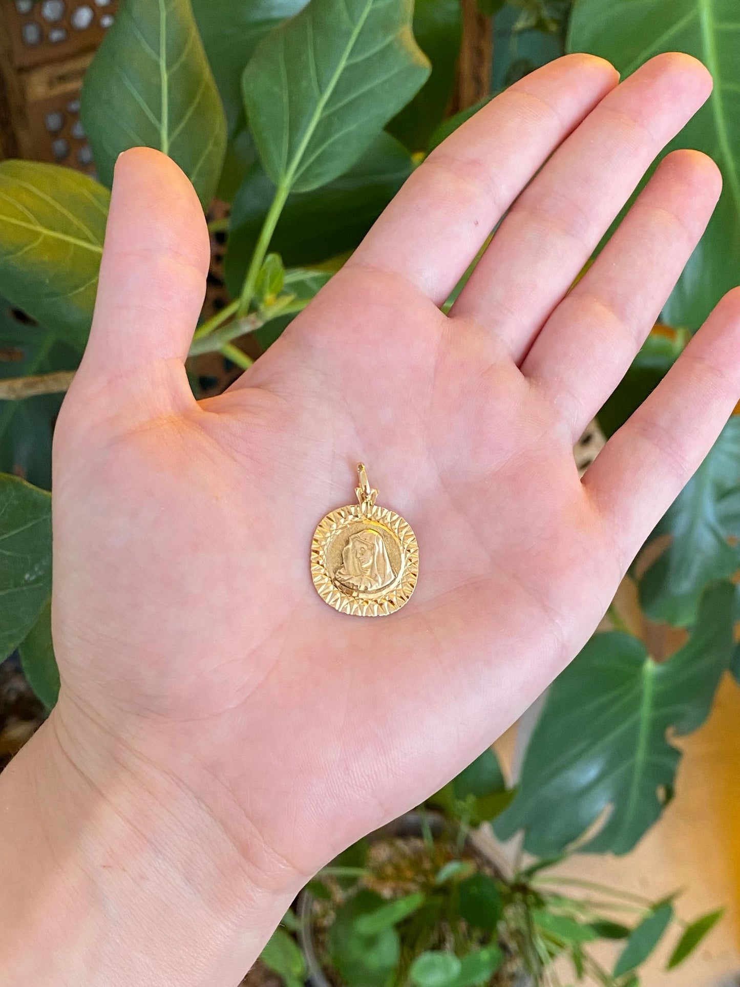 Vintage Solid 18k Yellow Gold Virgin Mary Charm