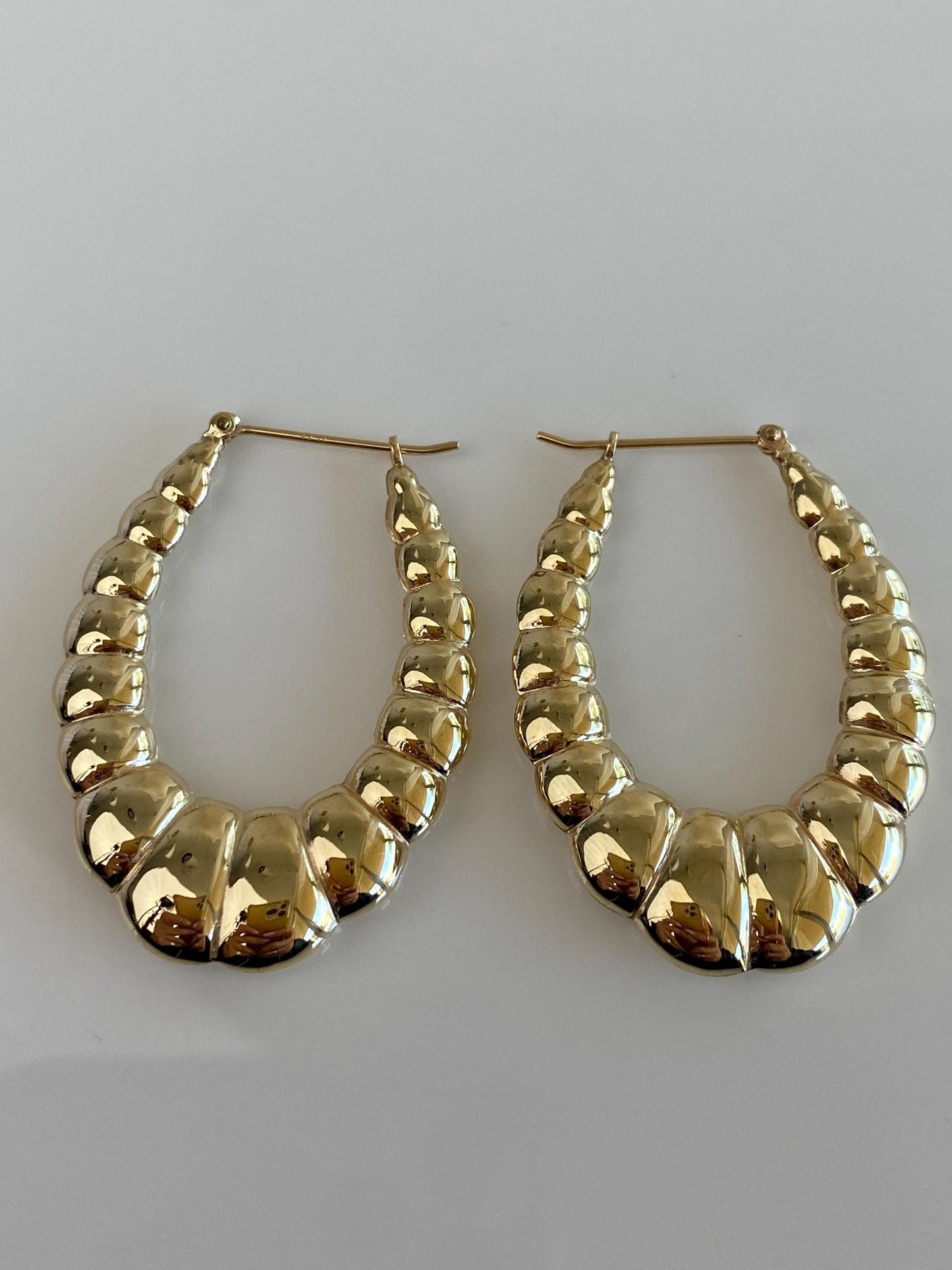 Vintage 14k Yellow Gold Large Oval Scalloped Hoop Earrings