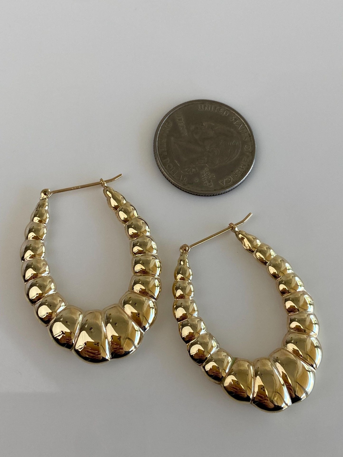 Vintage 14k Yellow Gold Large Oval Scalloped Hoop Earrings