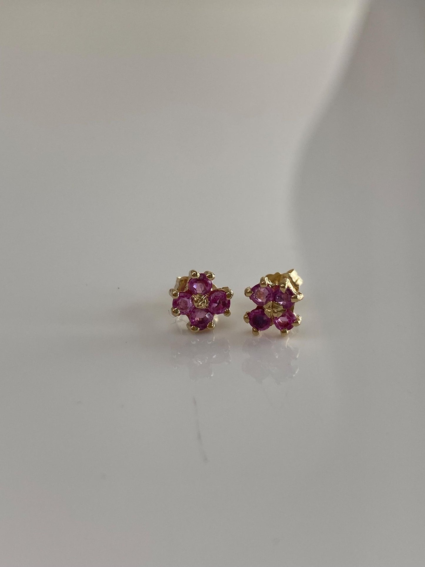 Vintage Solid 14k Yellow Gold Pink Sapphire Flower Stud Earrings