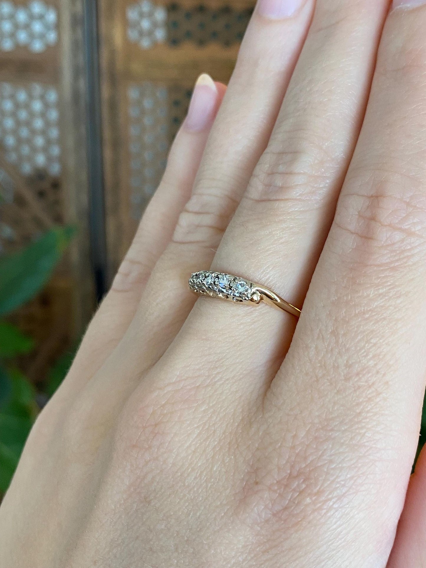 Vintage Solid 14k White & Yellow Gold Diamond Ring Band - Size 6.75