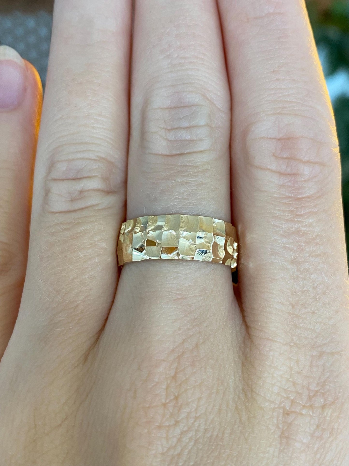 Vintage Solid 14k Yellow Gold Diamond Cut Ring Band - Size 7.25