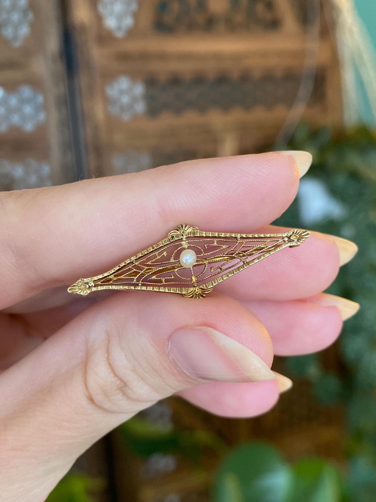 Vintage Solid 14k Yellow Gold Pearl Open Work Bar Pin