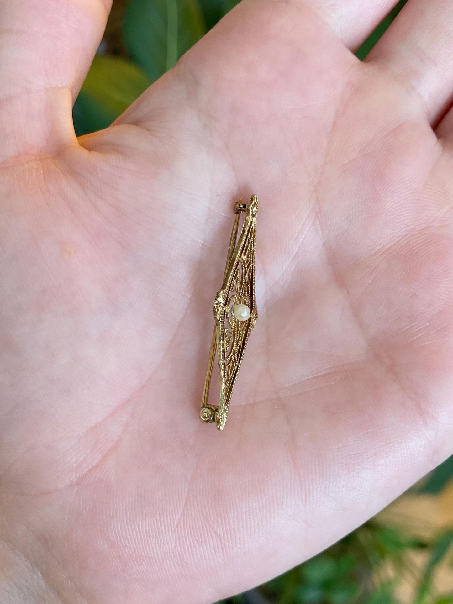 Vintage Solid 14k Yellow Gold Pearl Open Work Bar Pin