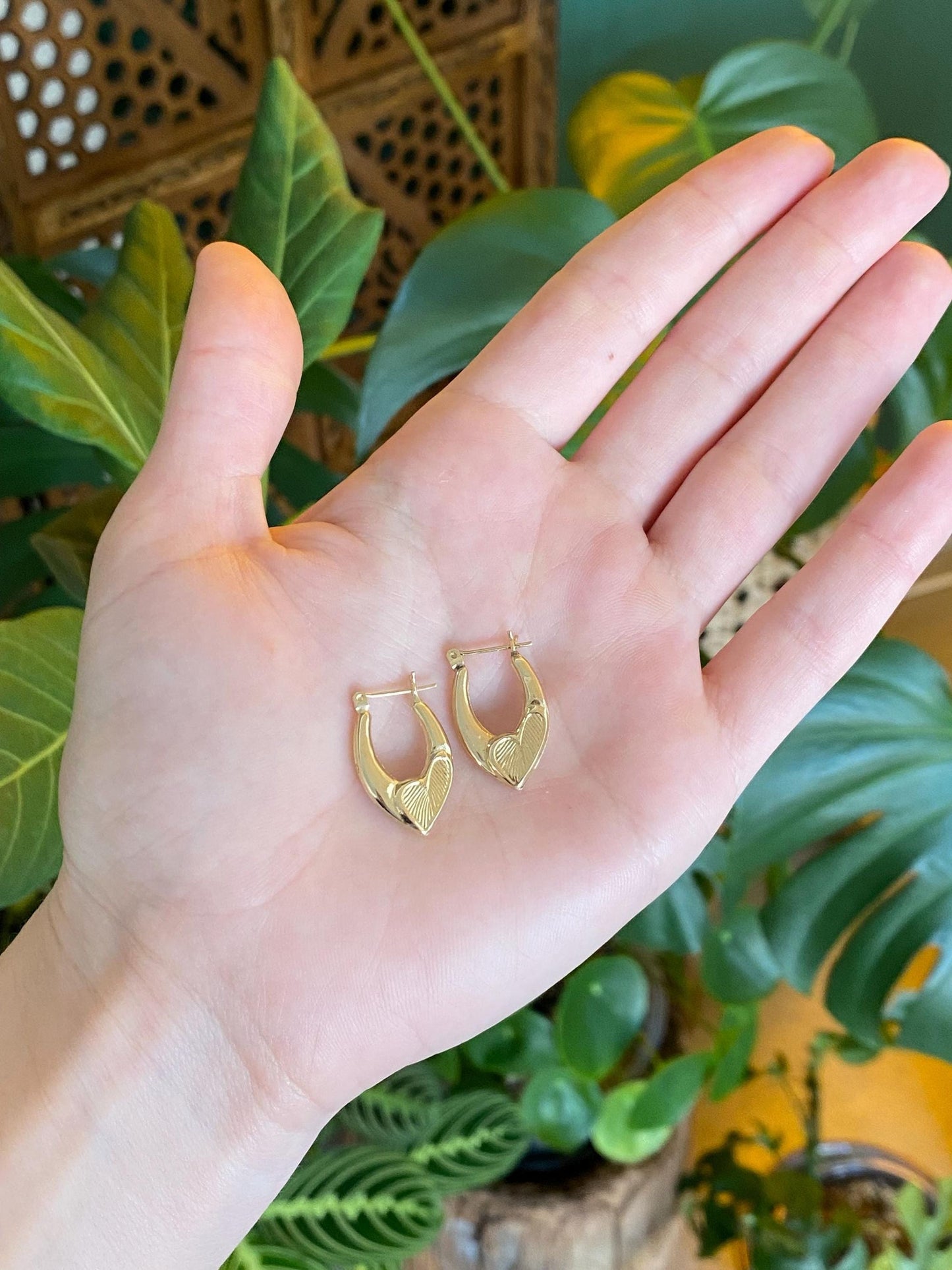Vintage 14k Yellow Gold Heart Design Chevron Hoop Earrings