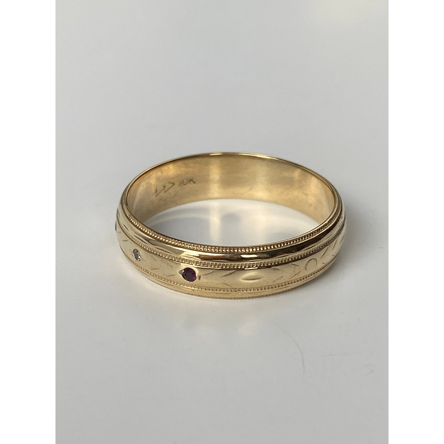 Vintage Solid 10k Yellow Gold Tiny Diamond & Ruby Milgrain Ring Band - Size 11.75