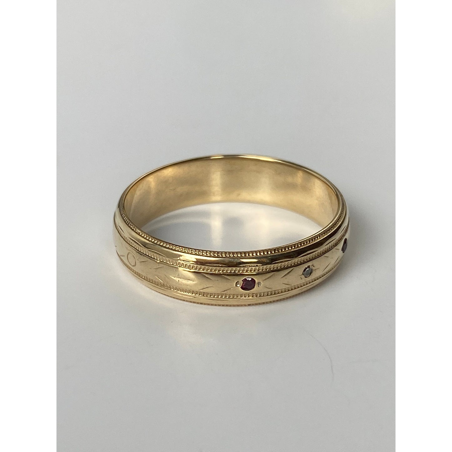 Vintage Solid 10k Yellow Gold Tiny Diamond & Ruby Milgrain Ring Band - Size 11.75