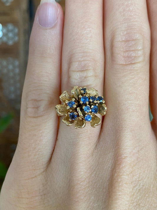 Vintage Solid 14k Yellow Gold Dusty Blue Sapphire Cluster Flower Ring - Size 5.5