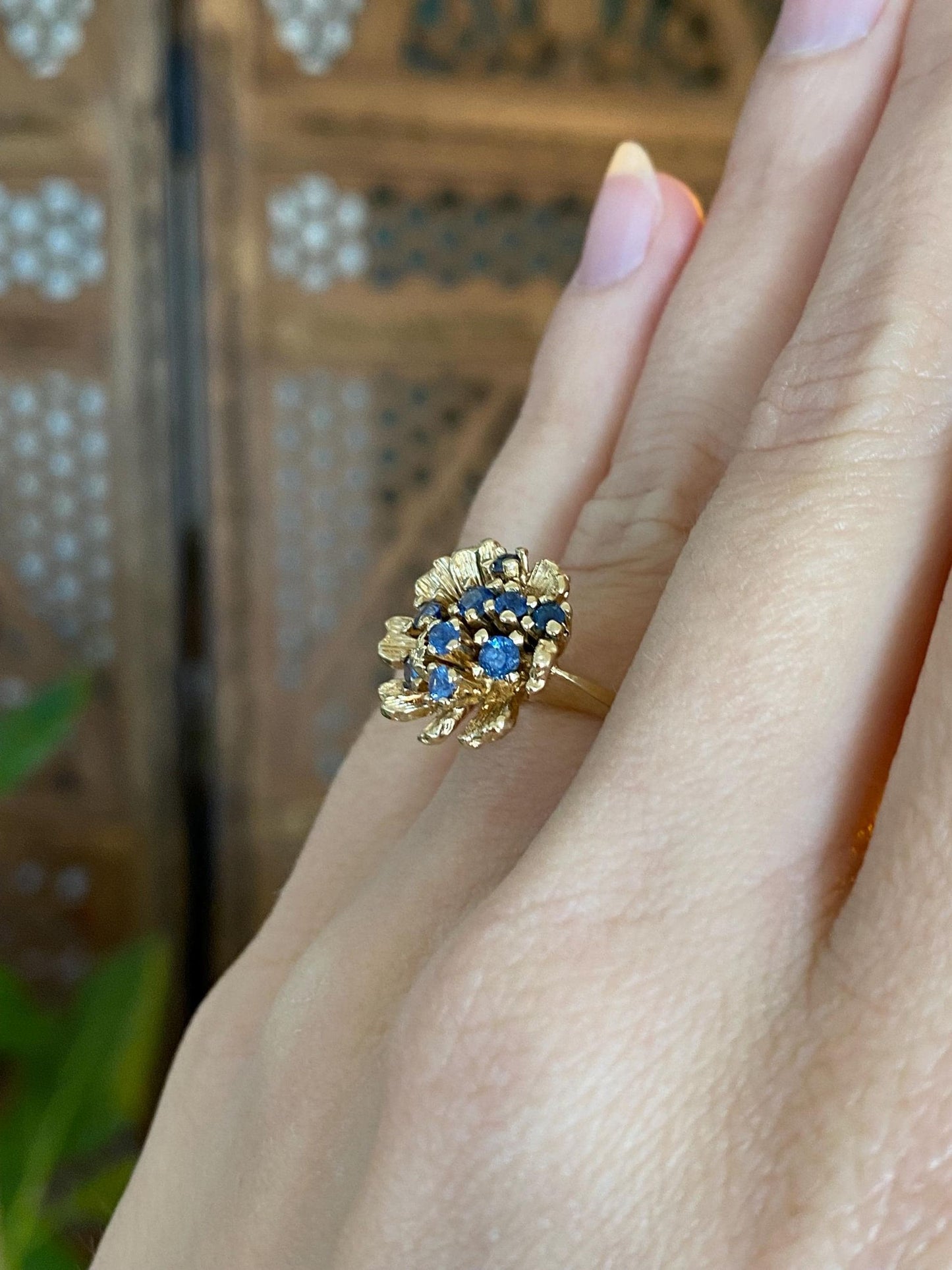 Vintage Solid 14k Yellow Gold Dusty Blue Sapphire Cluster Flower Ring - Size 5.5