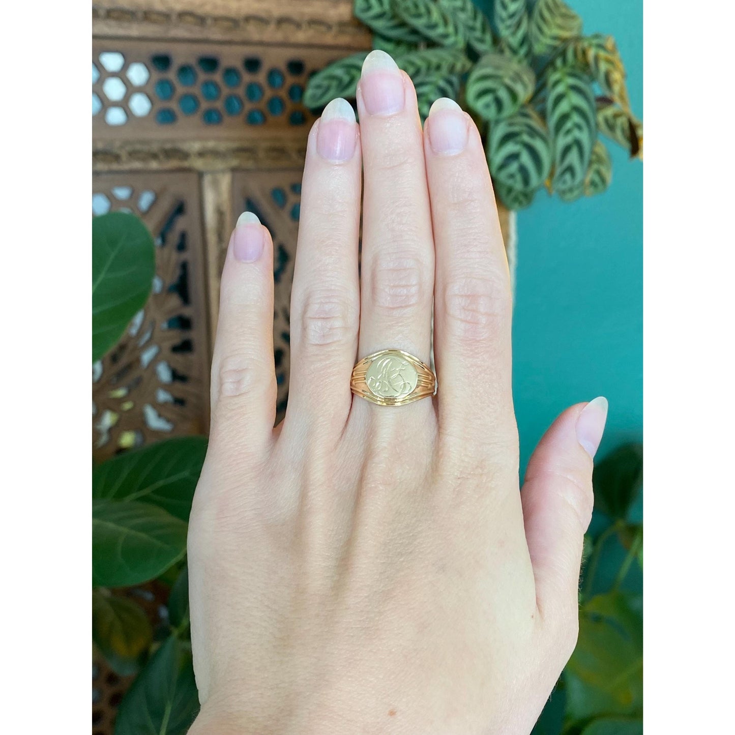 Vintage Solid 14k Yellow Gold Engraved Signet Ring - Size 7.75