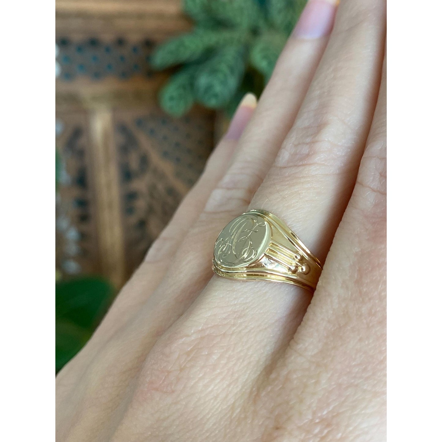 Vintage Solid 14k Yellow Gold Engraved Signet Ring - Size 7.75