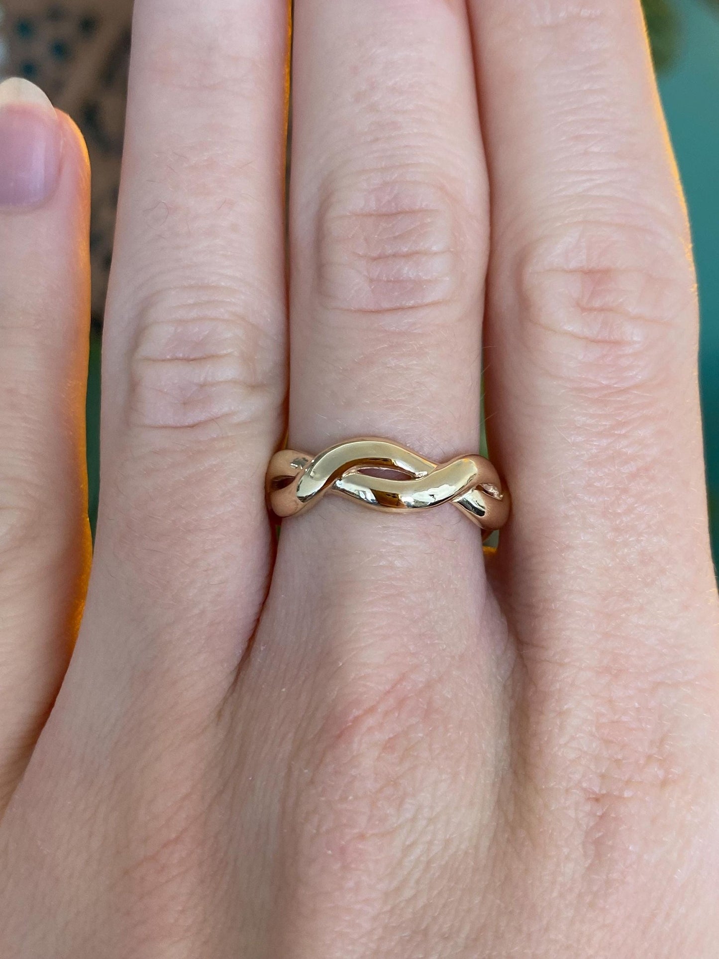 Vintage Solid 14k Yellow Gold Twist Ring - Size 7.5