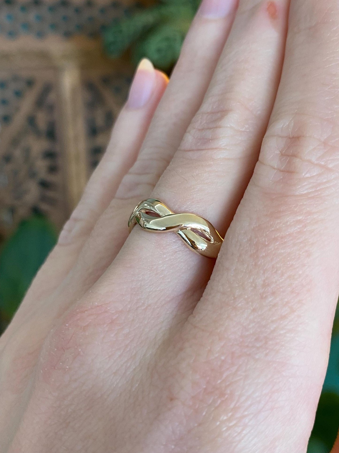 Vintage Solid 14k Yellow Gold Twist Ring - Size 7.5