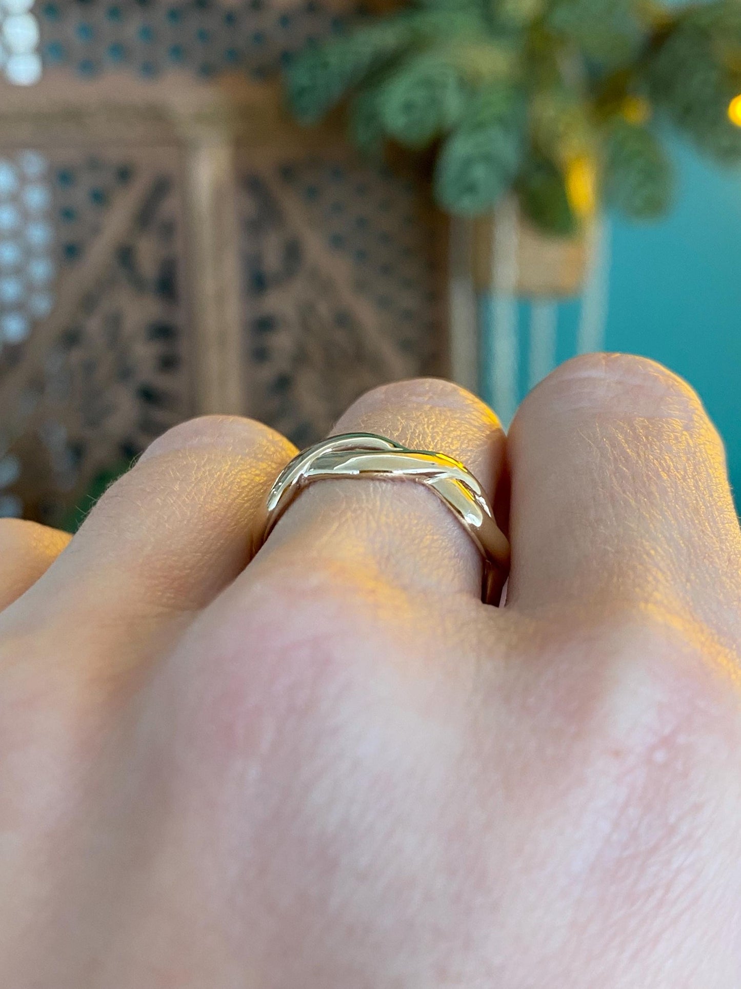 Vintage Solid 14k Yellow Gold Twist Ring - Size 7.5