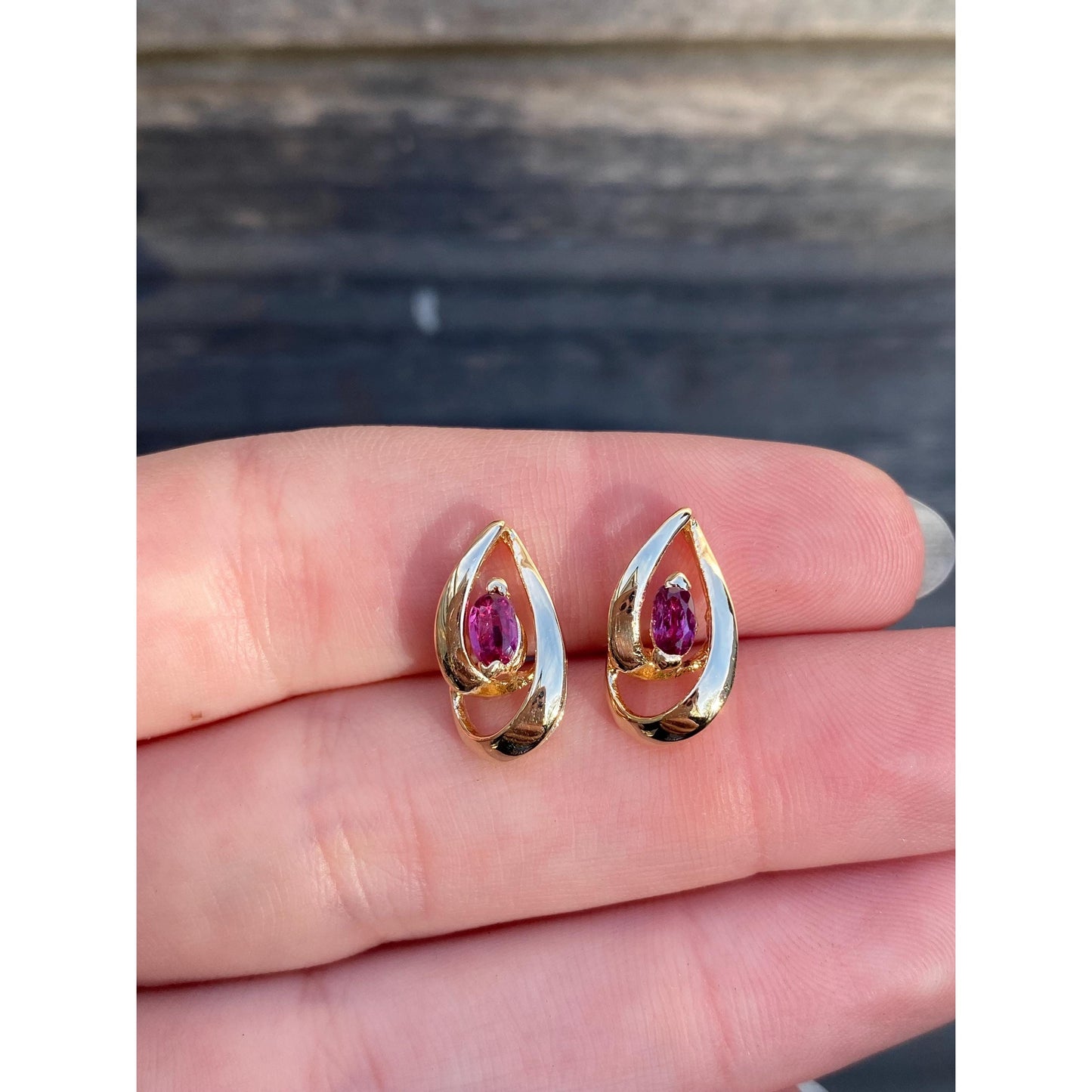 Vintage Solid 14k Yellow Gold Pink Sapphire Teardrop Stud Earrings