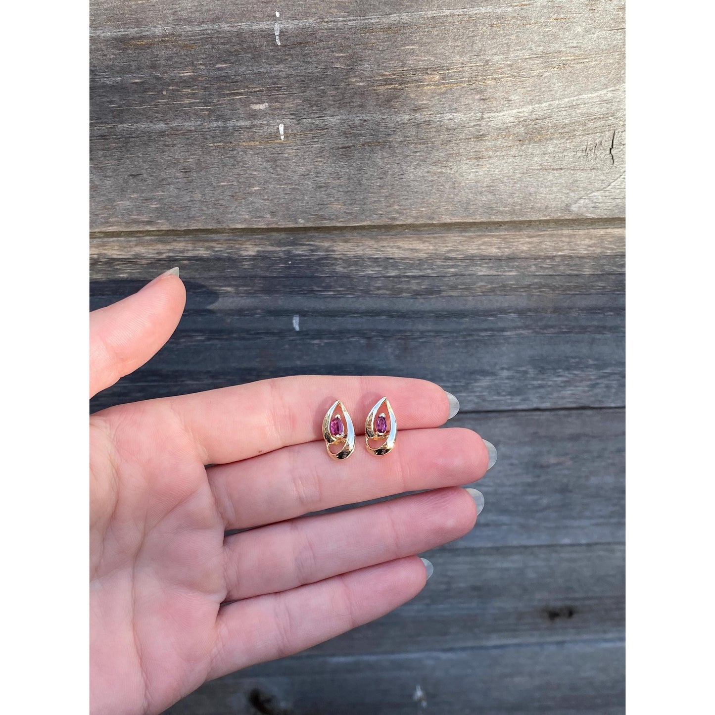 Vintage Solid 14k Yellow Gold Pink Sapphire Teardrop Stud Earrings