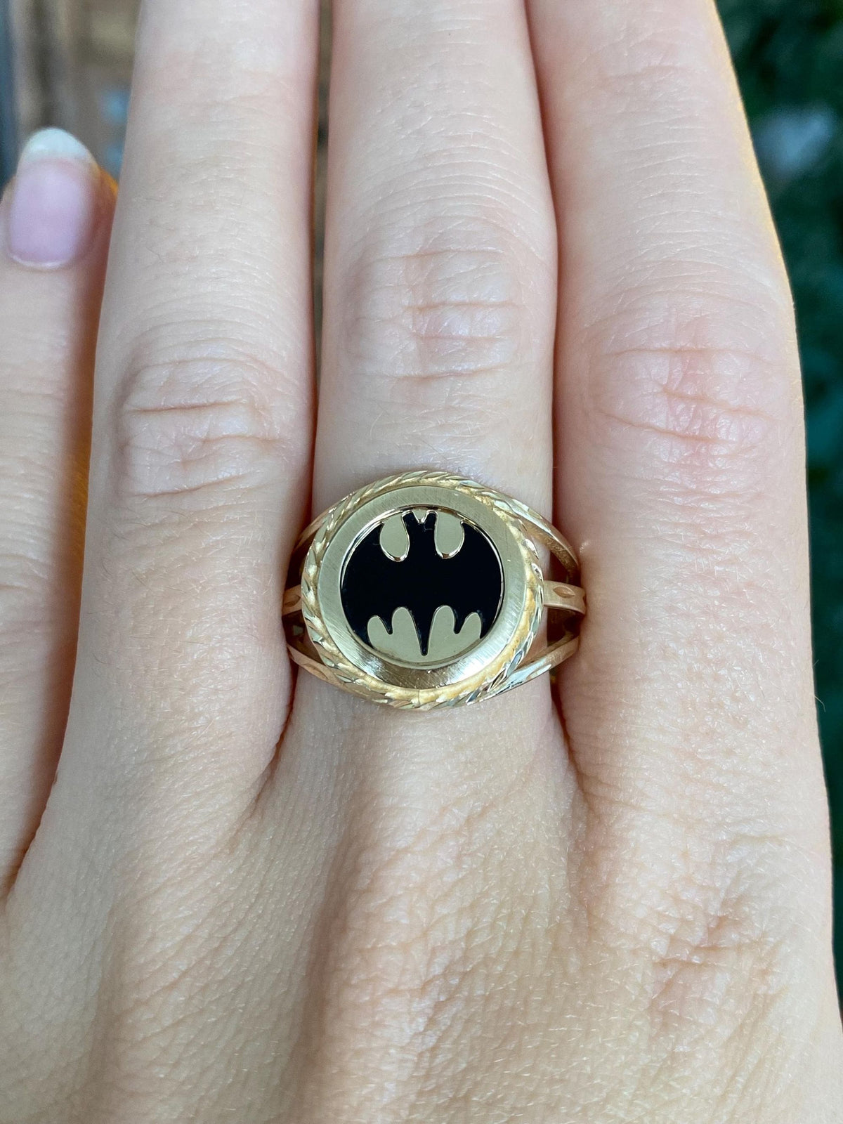 Vintage Solid 14k Yellow Gold Black Onyx Batman Ring - Size 9.5
